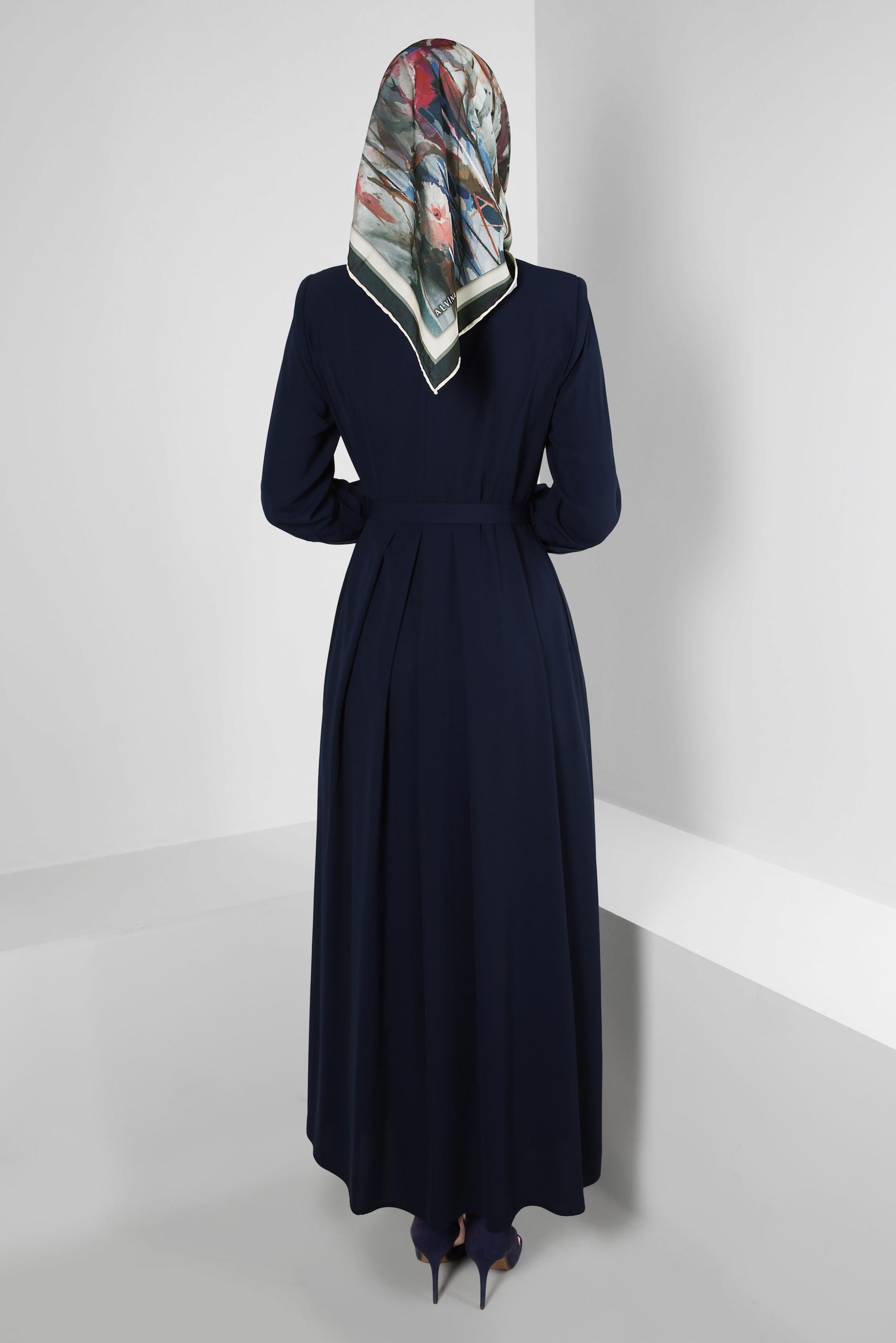 Tesettür giyim LACİVERT GİZLİ DÜĞMELİ TAŞ İŞLEME DETAYLI FERACE 80051