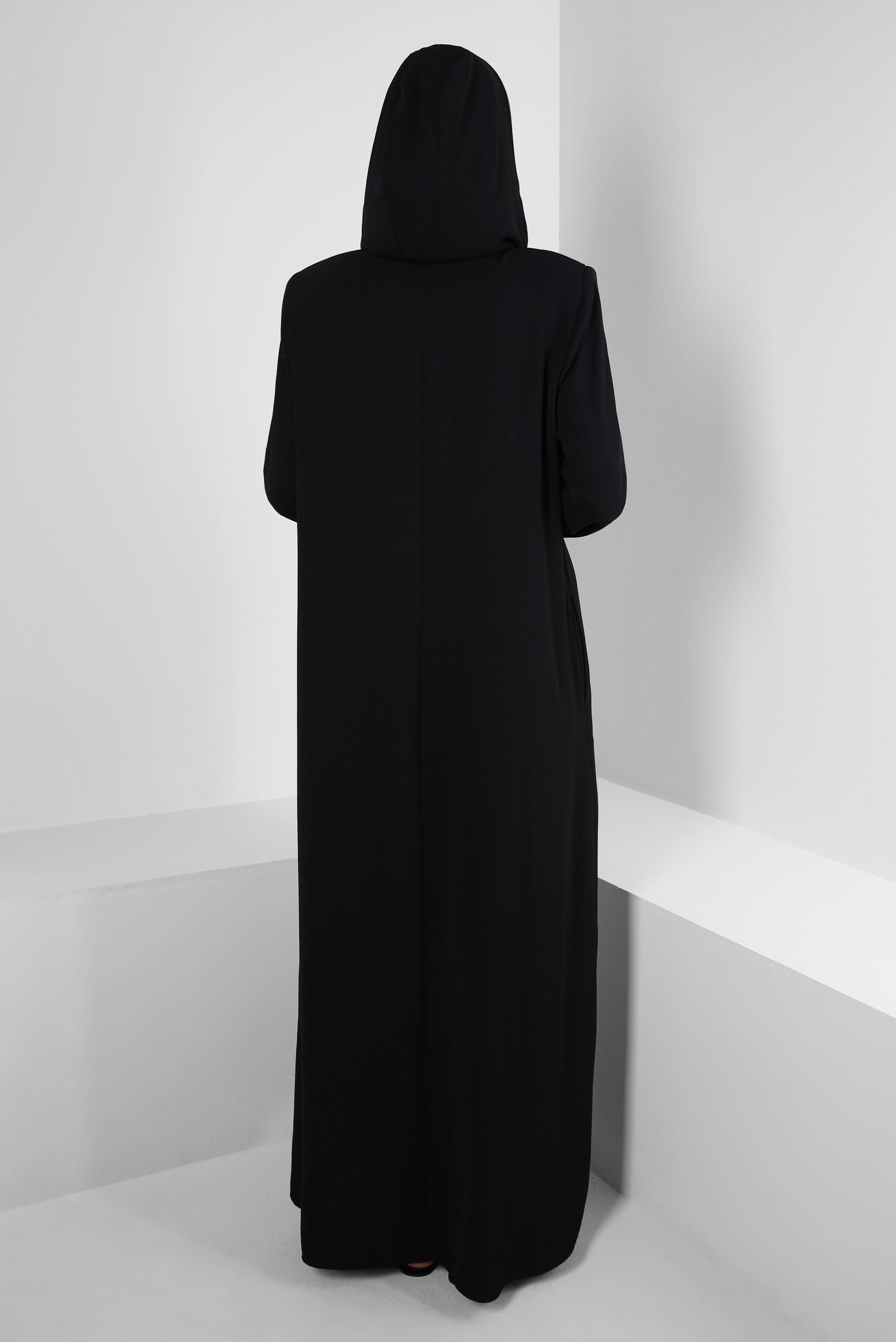 Tesettür giyim SİYAH KAPÜŞONLU TAŞ BASKILI FERMUARLI FERACE 80059