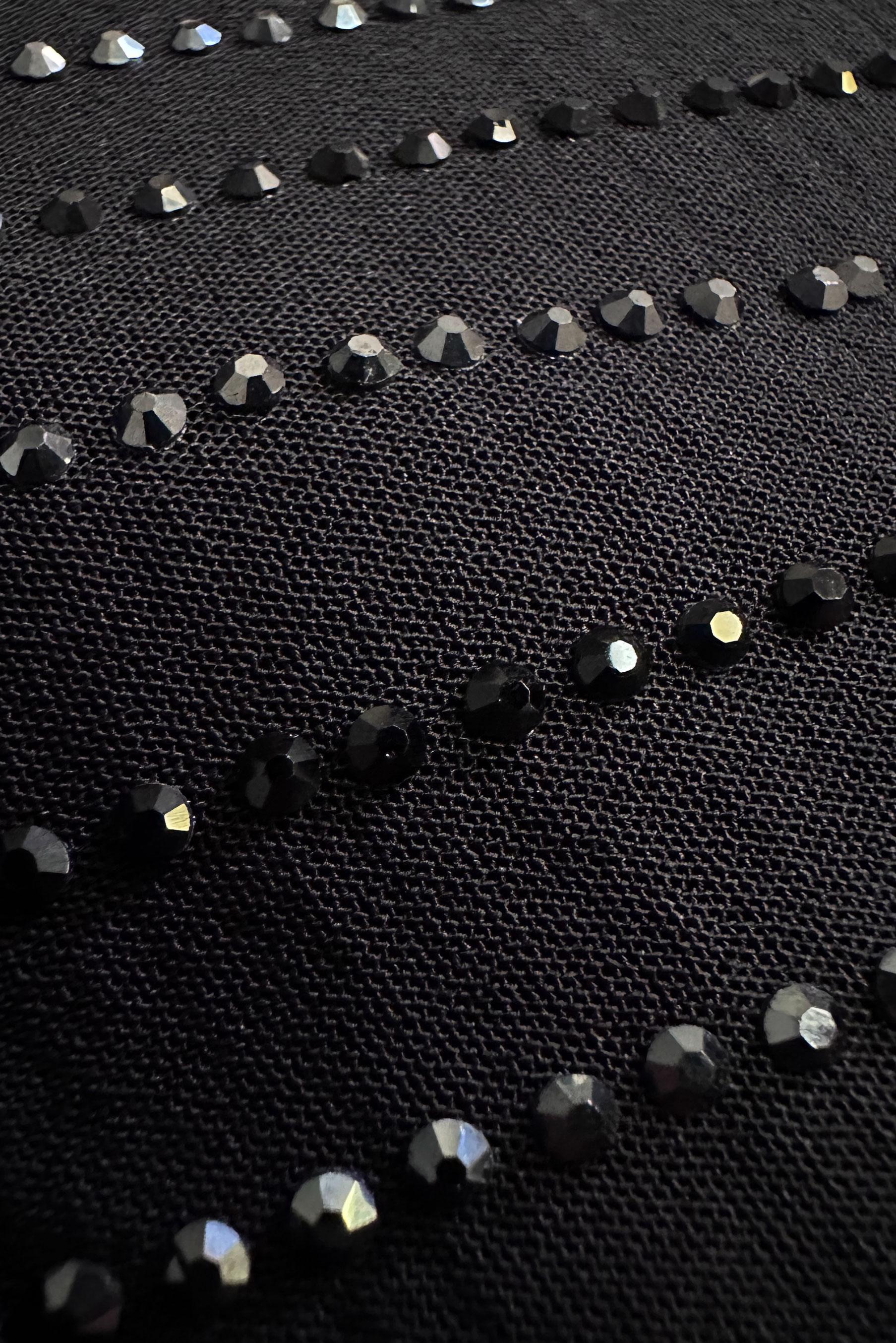 Tesettür giyim SİYAH KAPÜŞONLU TAŞ BASKILI FERMUARLI FERACE 80059