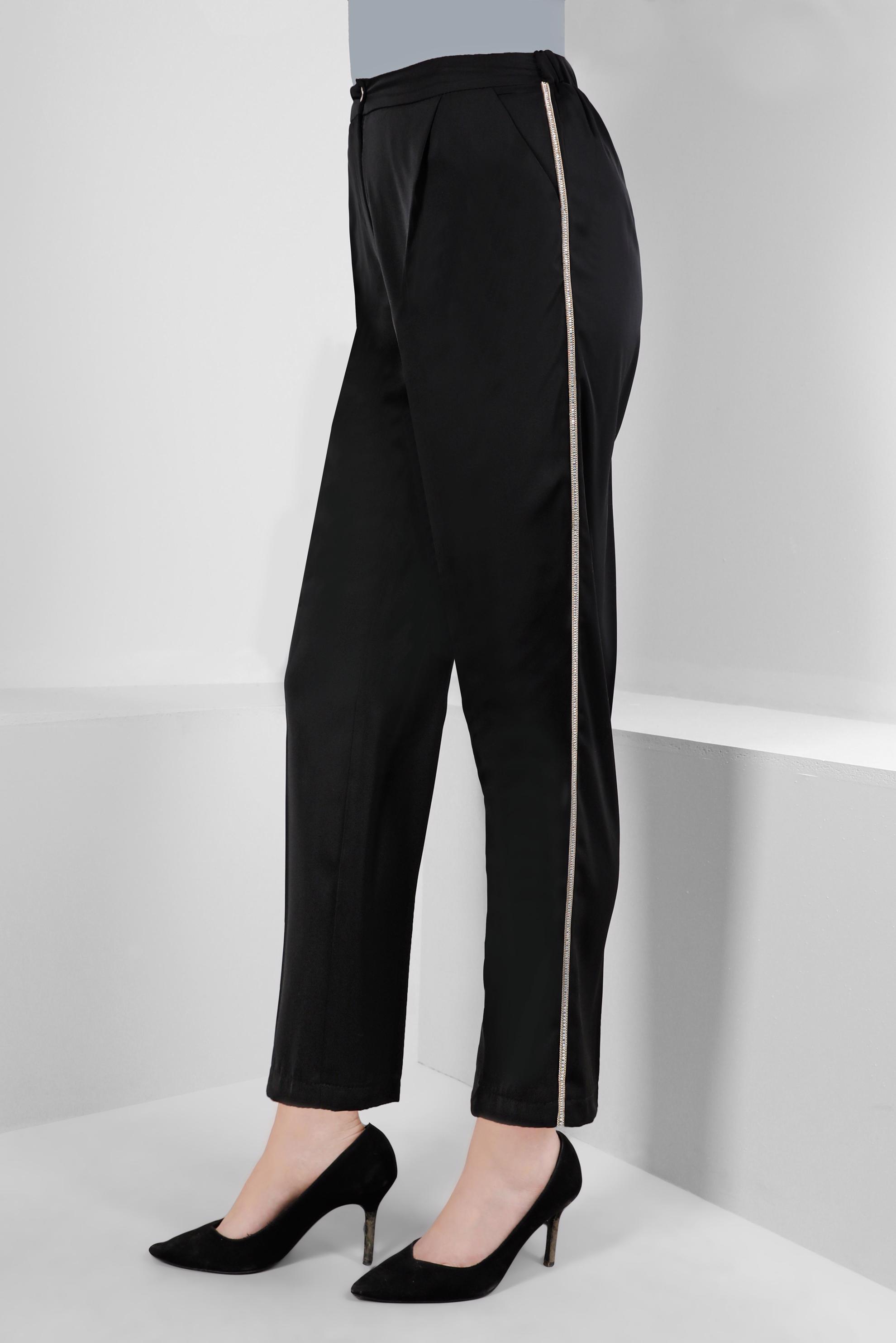 Tesettür giyim SİYAH ŞERİT DETAYLI HAVUÇ KESİM PANTOLON 70510