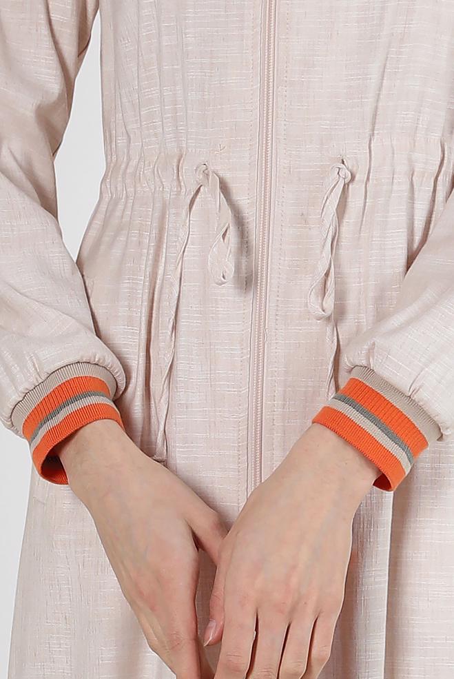 Vêtements hijab BEIGE PARDESSUS À CAPUCHE AVEC DÉTAIL BRODÉ 10701 - ALVİNA