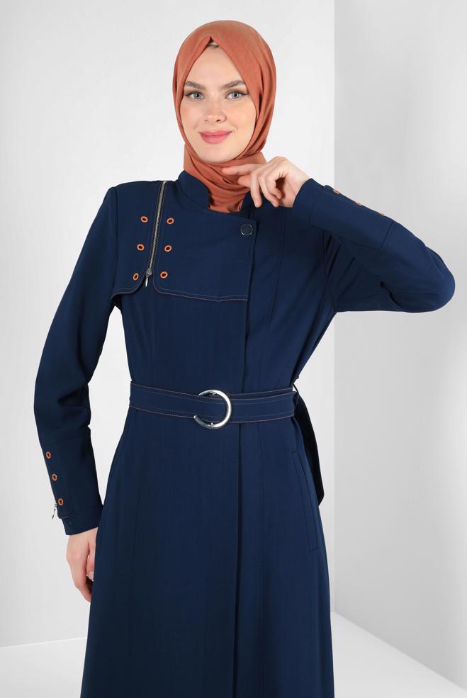 Tesettür giyim LACİVERT HAKİM YAKA KUŞGÖZLÜ DETAYLI PARDESÜ 10711 - ALVİNA