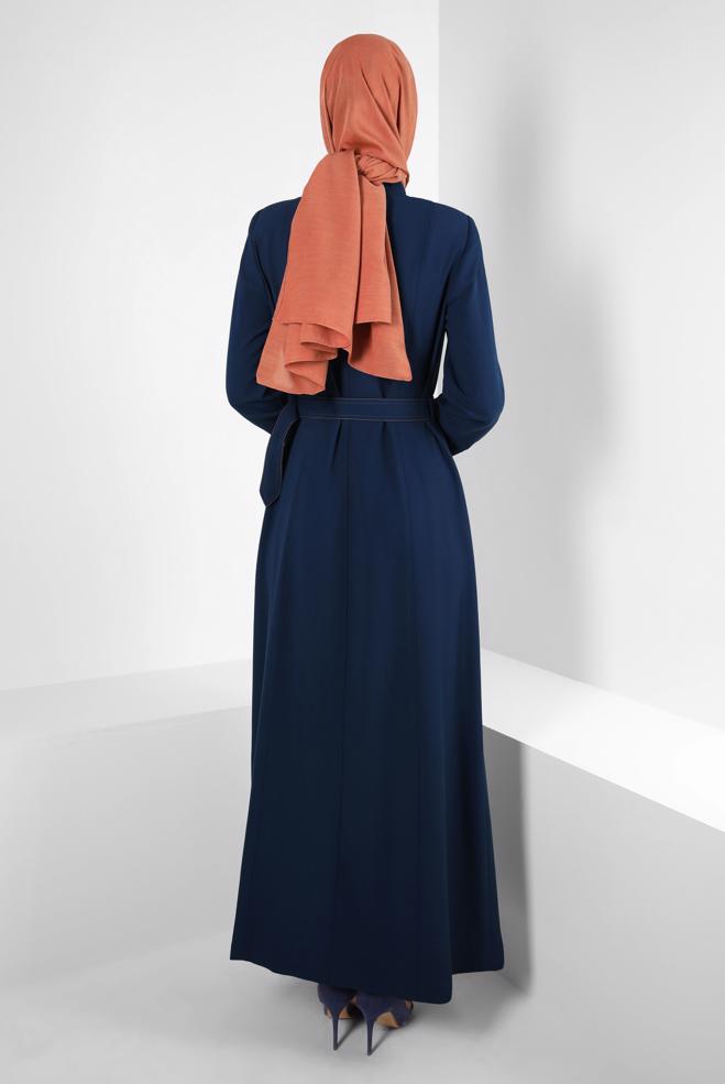 Tesettür giyim LACİVERT HAKİM YAKA KUŞGÖZLÜ DETAYLI PARDESÜ 10711 - ALVİNA
