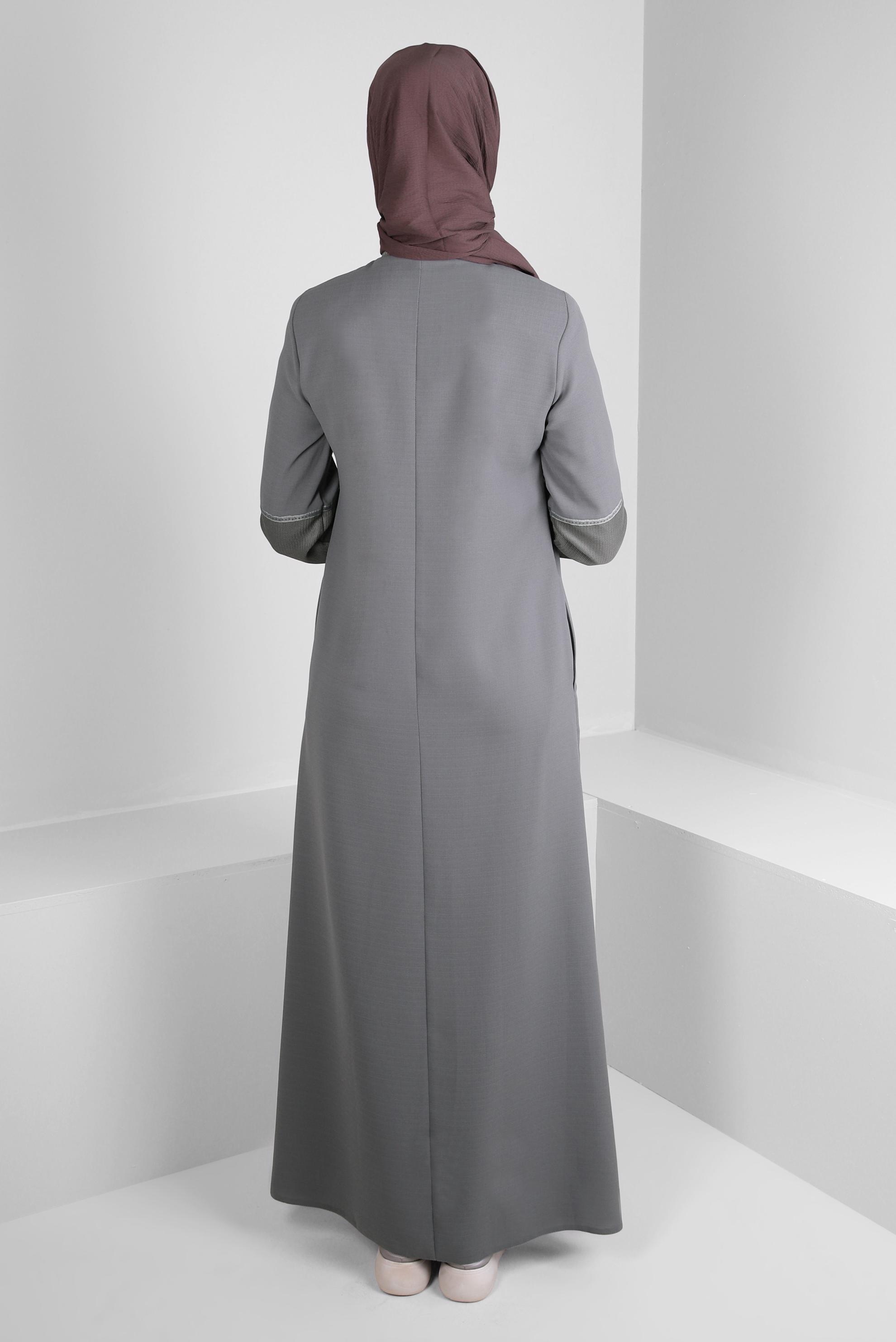 Tesettür giyim GRİ ÇİZGİ DETAYLI FERMUARLI PARDESÜ 10721