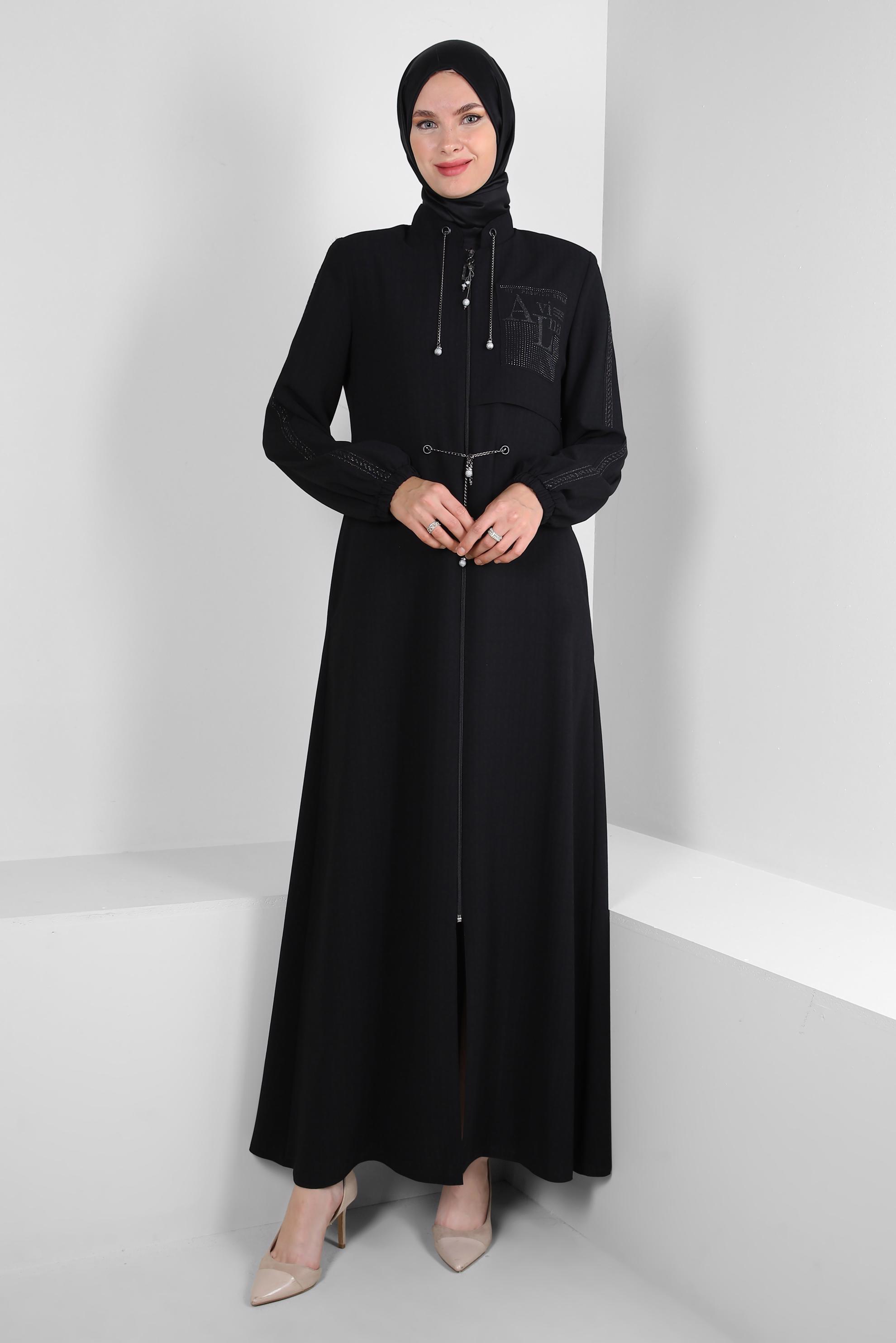 Tesettür giyim SİYAH YAZI BASKILI ZİNCİR DETAYLI PARDESÜ 10722