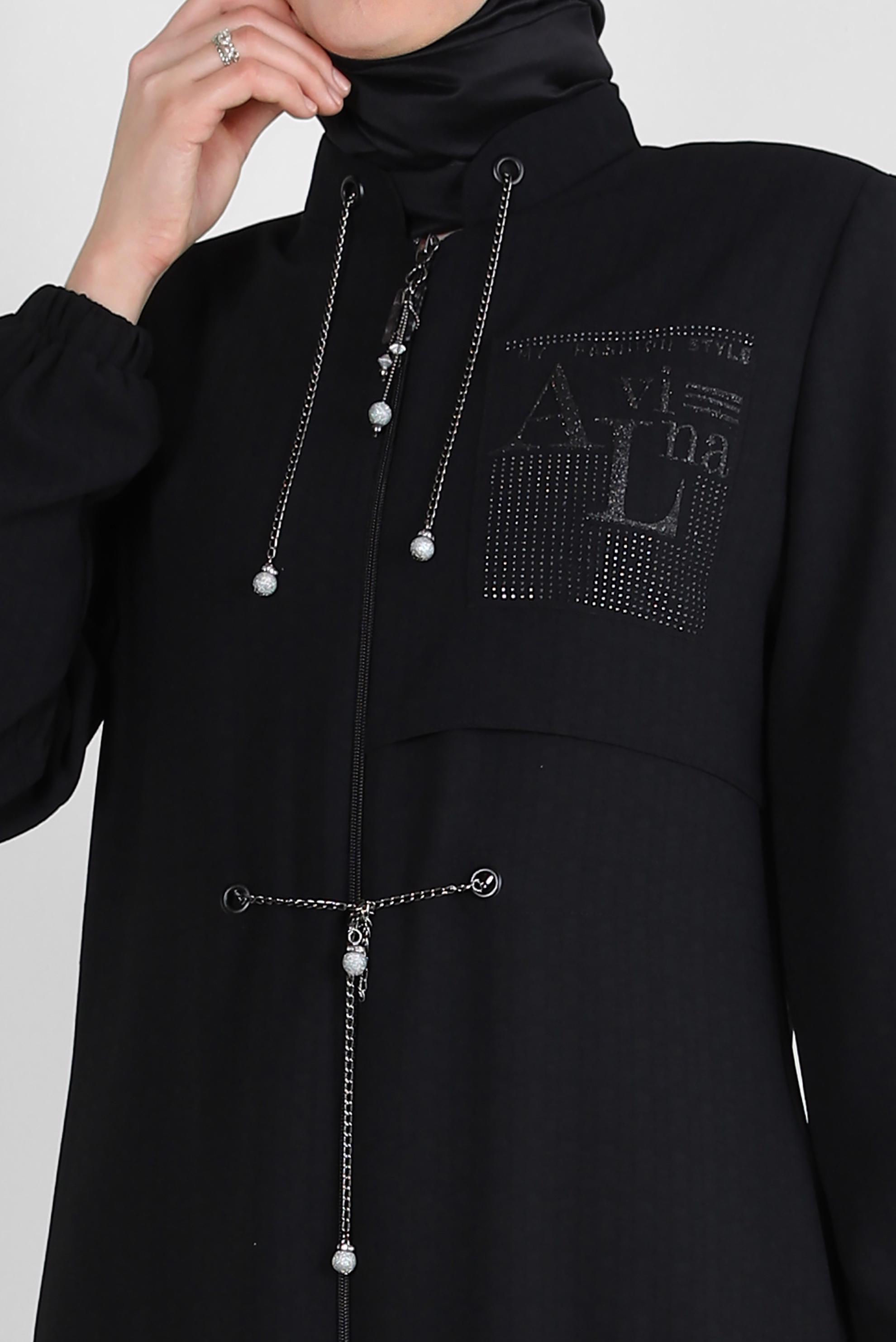 Tesettür giyim SİYAH YAZI BASKILI ZİNCİR DETAYLI PARDESÜ 10722