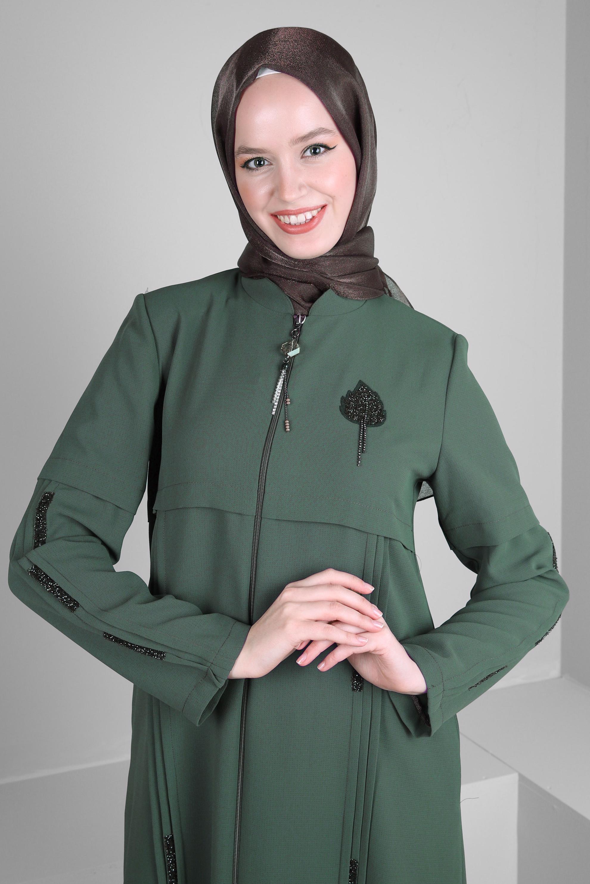 Tesettür giyim HAKİ TAŞ İŞLEME DETAYLI FERMUARLI PARDESÜ 10725