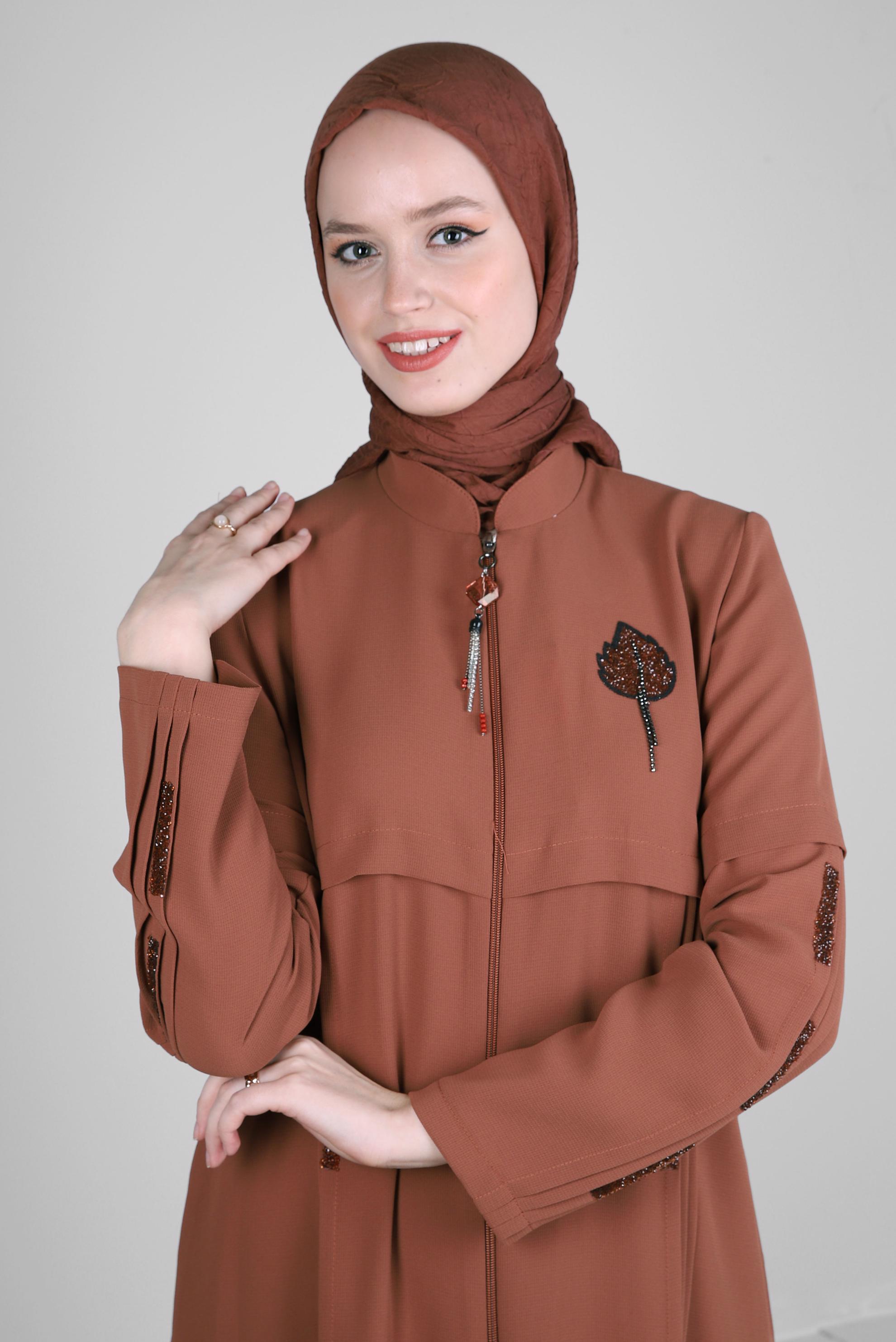 Tesettür giyim TURUNCU TAŞ İŞLEME DETAYLI FERMUARLI PARDESÜ 10725