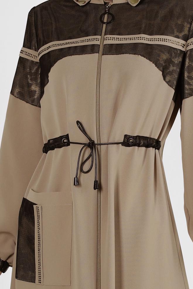 Tesettür giyim BEJ LEOPAR DESENLİ ÇIKARILABİLİR KAPÜŞONLU PARDESÜ 10729 - ALVİNA