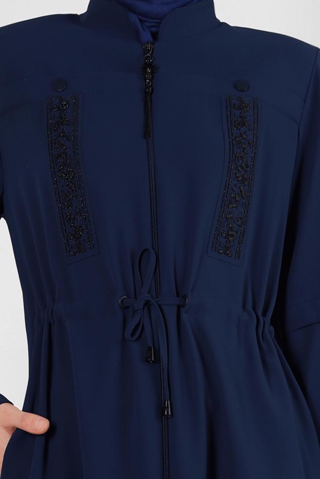 Tesettür giyim LACİVERT DESENLİ BELİ BÜZGÜLÜ FERMUARLI PARDESÜ 10731 - ALVİNA