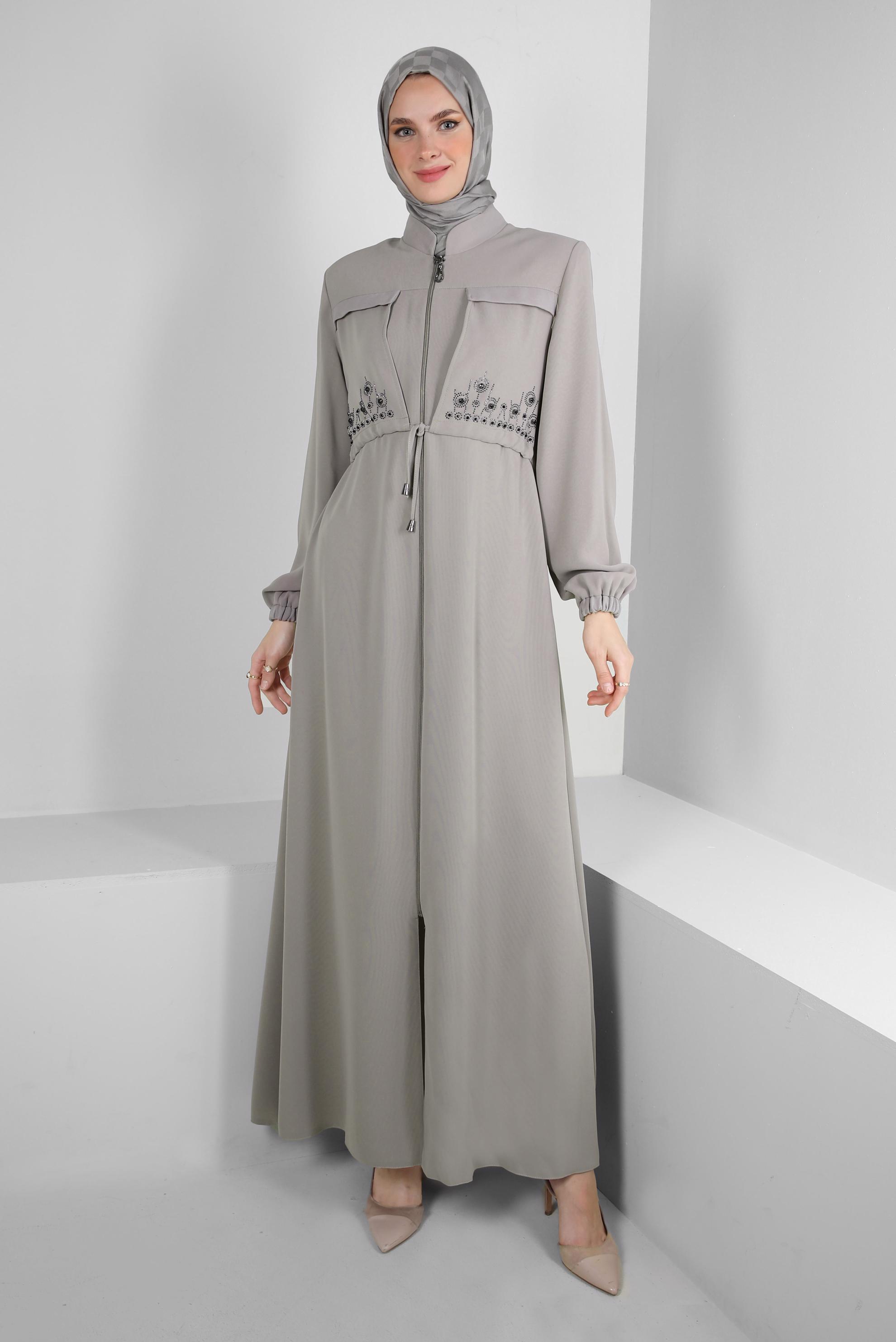 Tesettür giyim BEJ HAKİM YAKA TAŞ DETAYLI PARDESÜ 10732