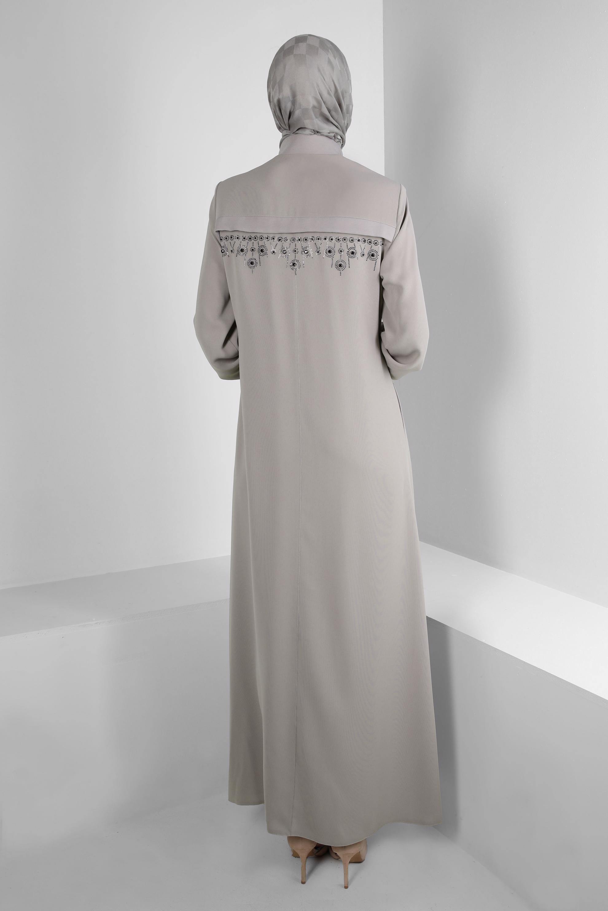 Tesettür giyim BEJ HAKİM YAKA TAŞ DETAYLI PARDESÜ 10732