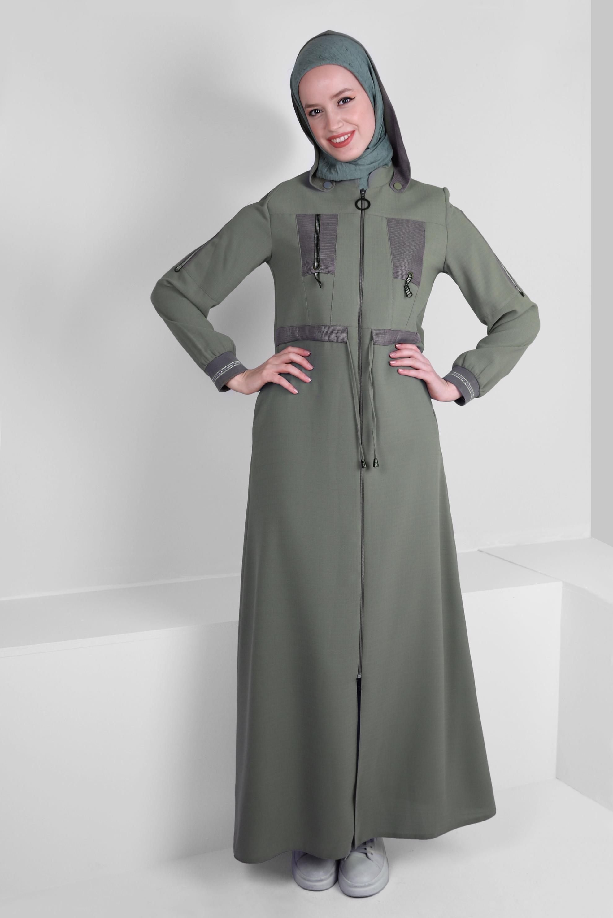 Tesettür giyim YEŞİL ÇIKARILABİLİR KAPÜŞONLU FERMUARLI PARDESÜ 10734