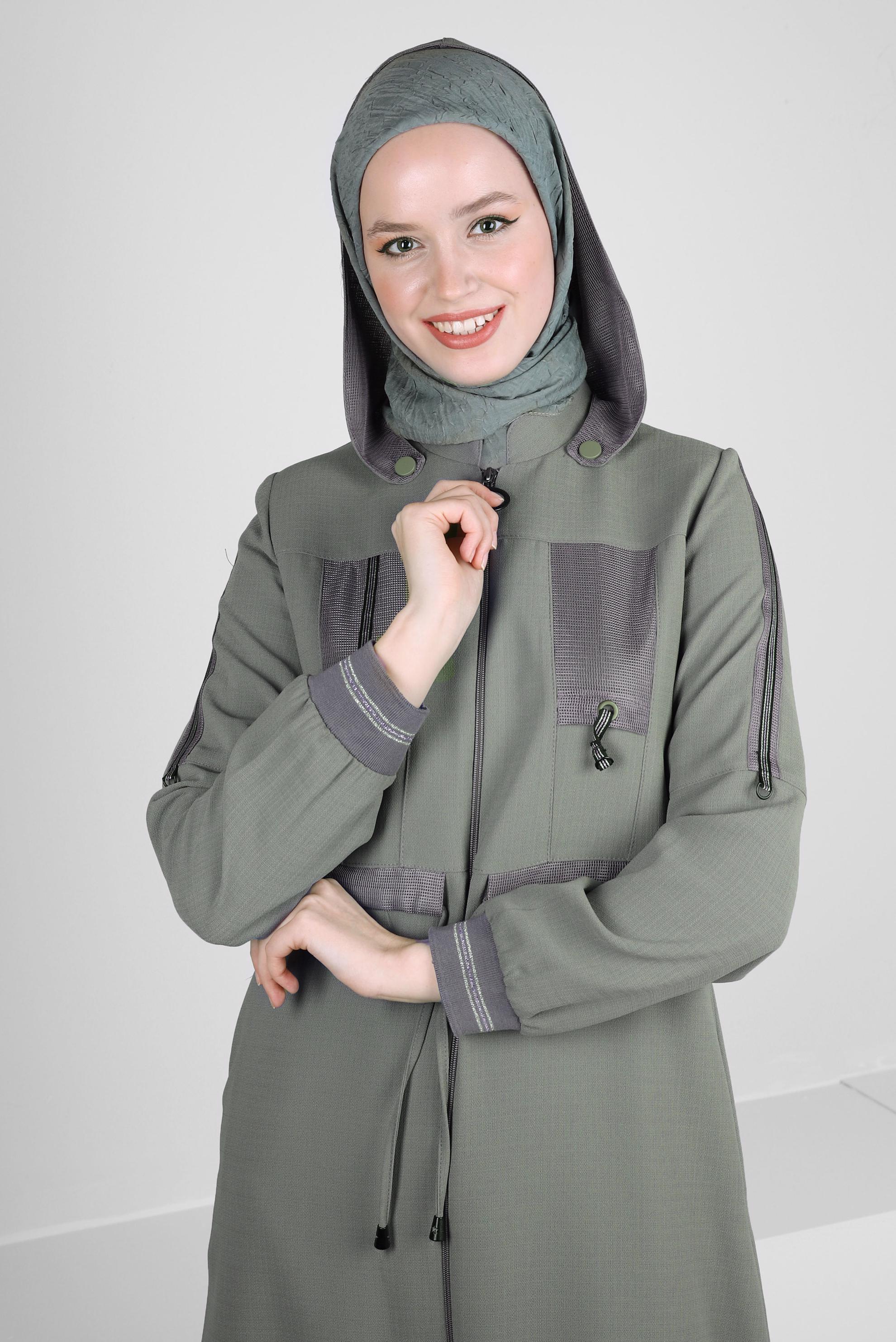Tesettür giyim YEŞİL ÇIKARILABİLİR KAPÜŞONLU FERMUARLI PARDESÜ 10734