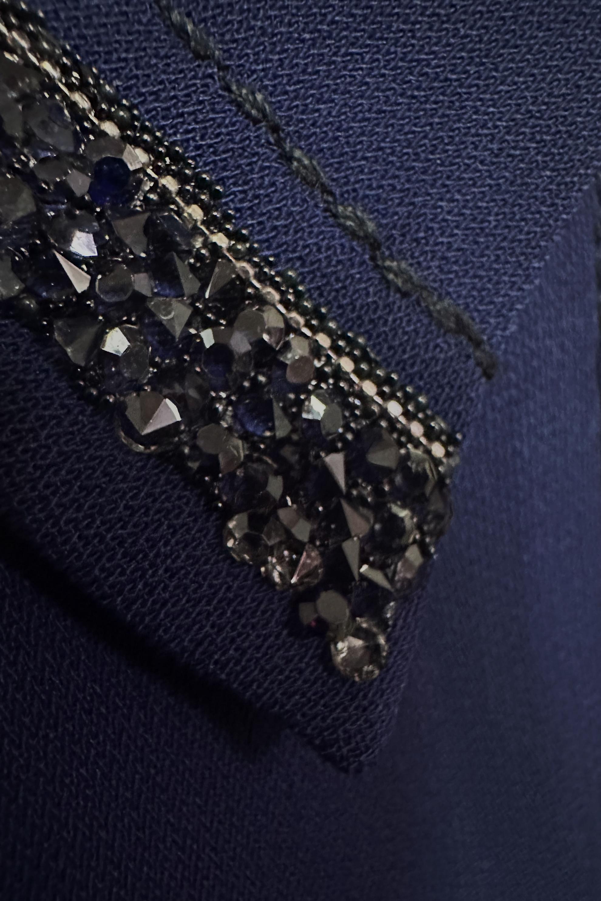 Tesettür giyim LACİVERT GİZLİ DÜĞMELİ TAŞ İŞLEMELİ PARDESÜ 10736