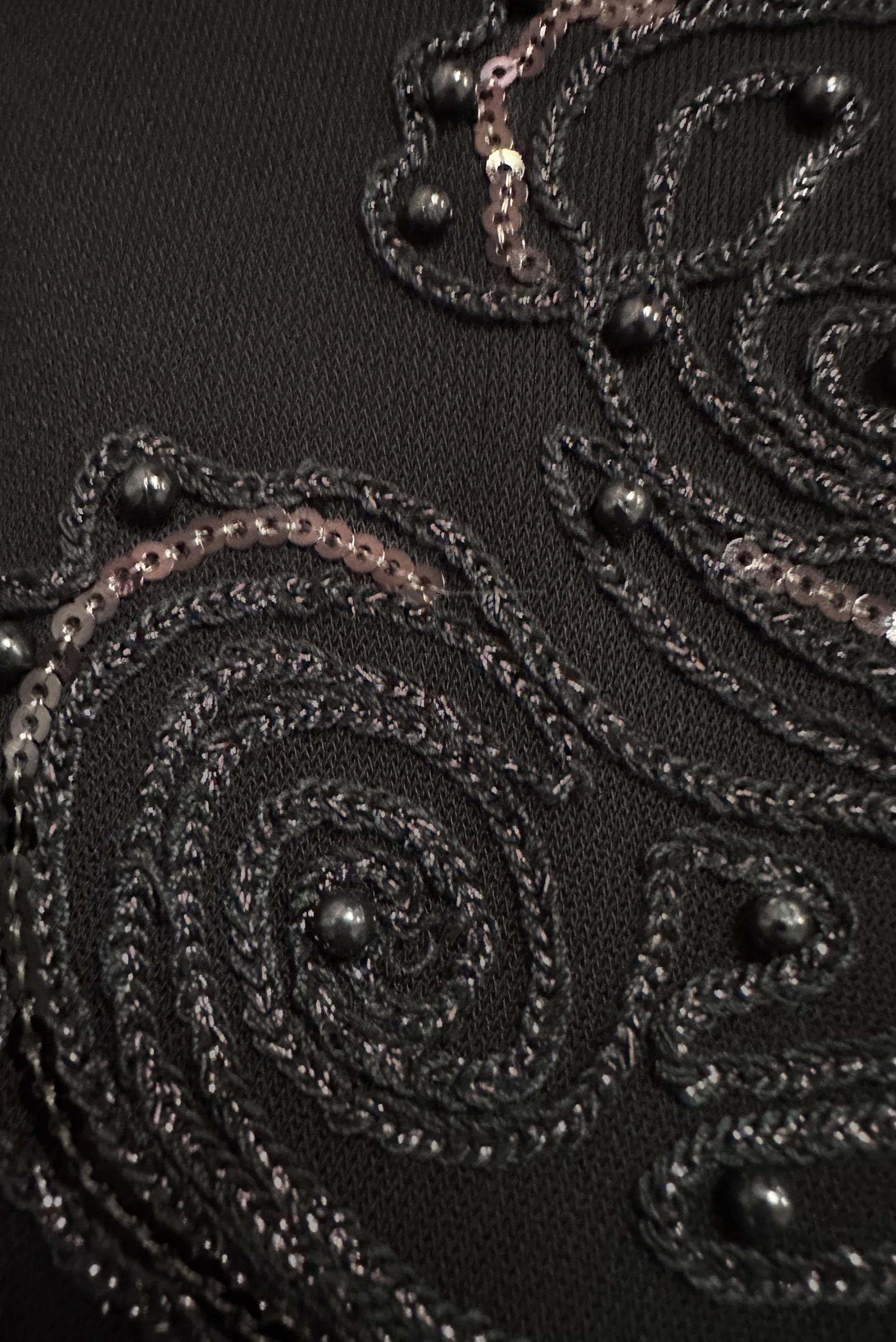 Tesettür giyim SİYAH BONCUK İŞLEMELİ CEPLİ PARDESÜ 10739