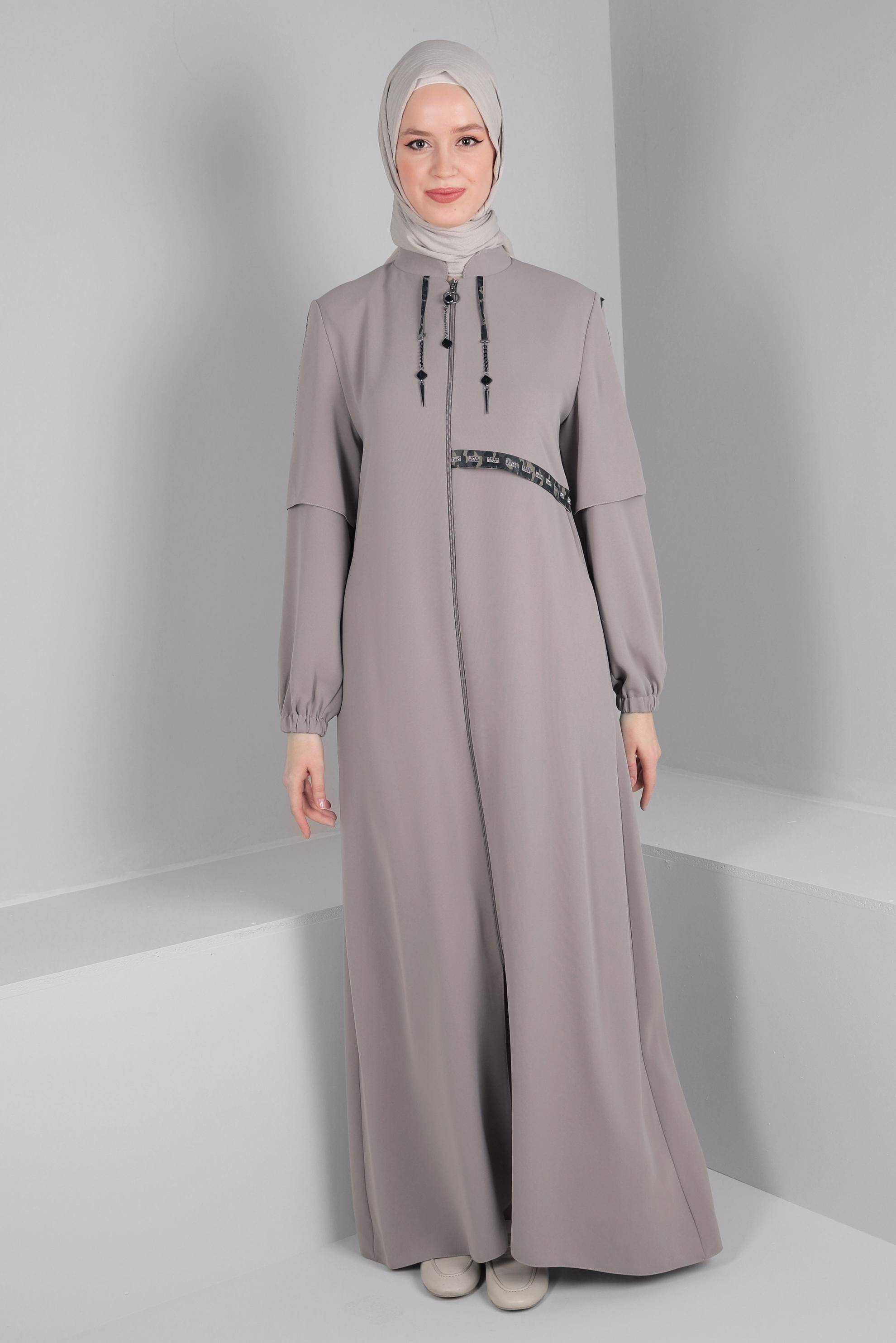 Tesettür giyim BEJ FERMUARLI BAĞCIK DETAYLI PARDESÜ 10741