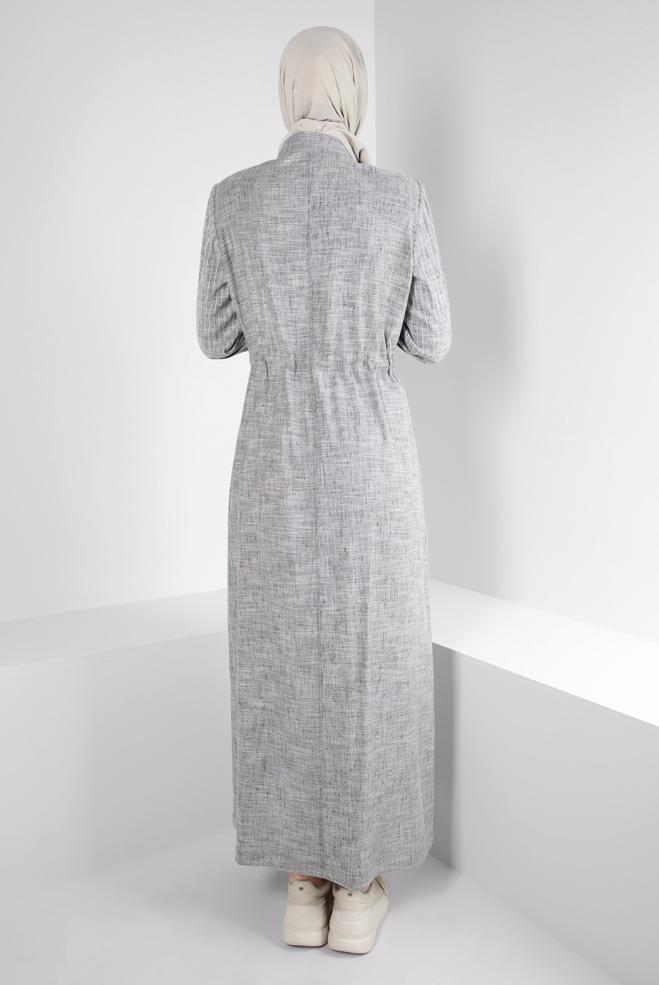 Tesettür giyim SİYAH BELİ BÜZGÜLÜ DÜĞMELİ PARDESÜ 10766 - ALVİNA