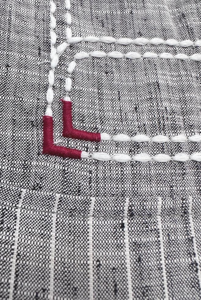 Tesettür giyim SİYAH BELİ BÜZGÜLÜ DÜĞMELİ PARDESÜ 10766 - ALVİNA