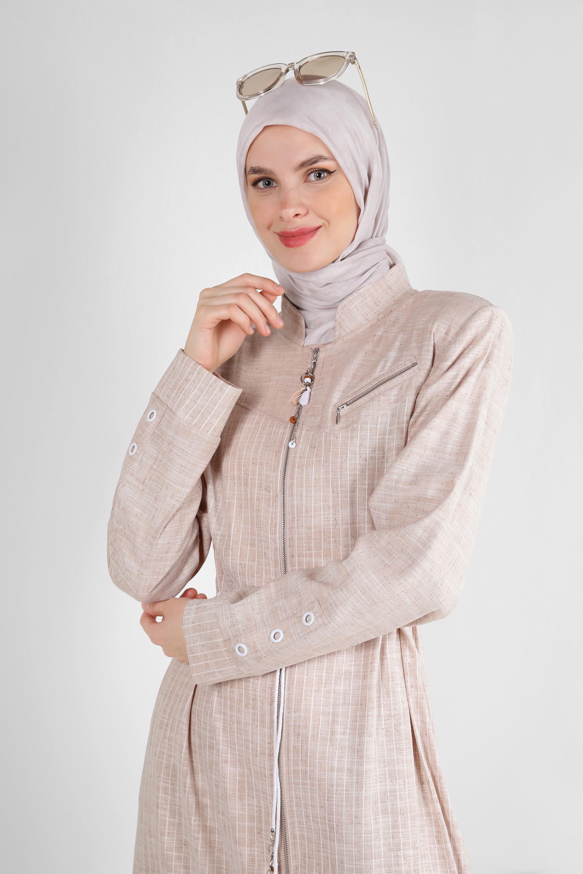 Tesettür giyim BEJ ÇİZGİLİ BELİ İP DETAYLI PARDESÜ 10768