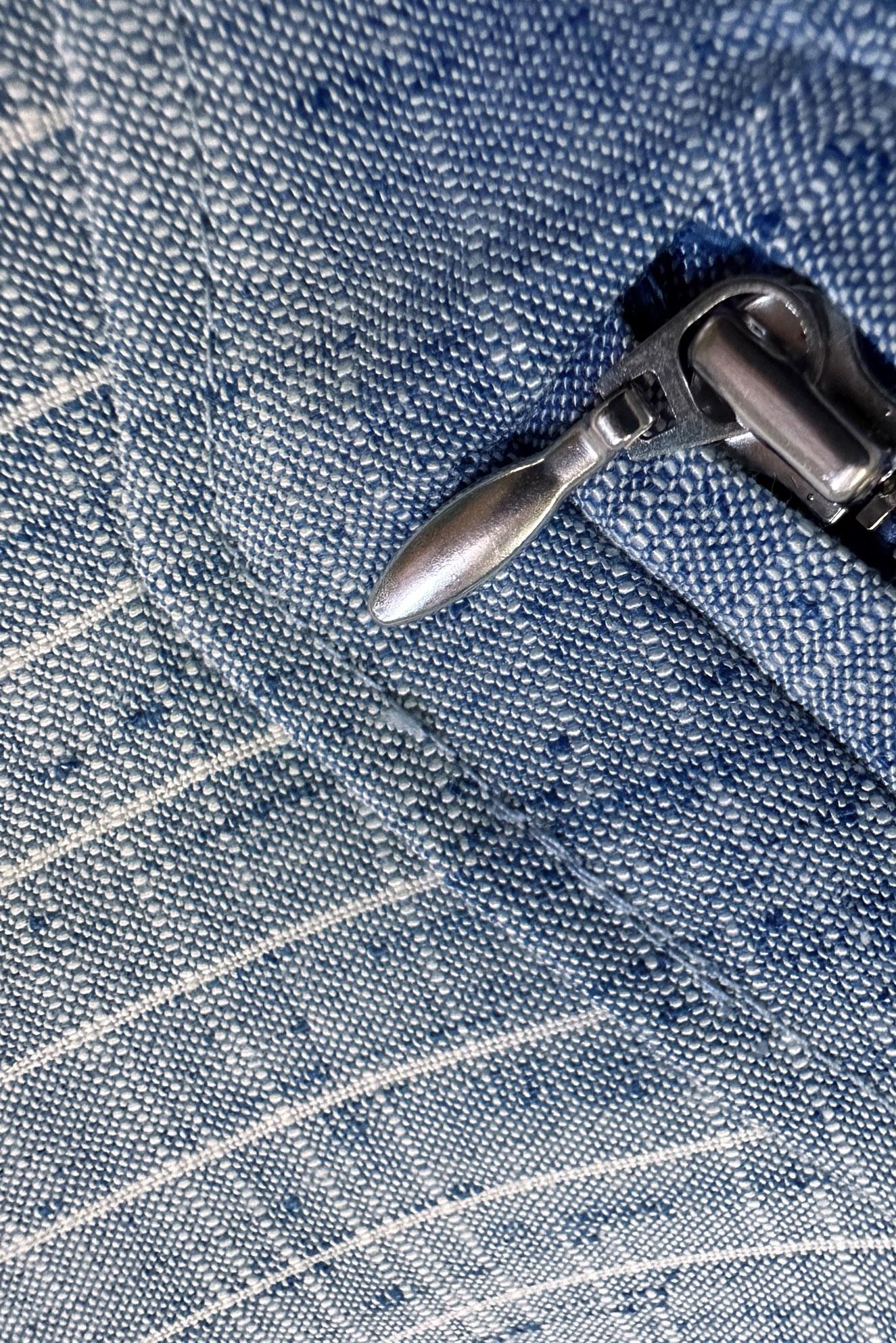 Tesettür giyim LACİVERT ÇİZGİLİ BELİ İP DETAYLI PARDESÜ 10768