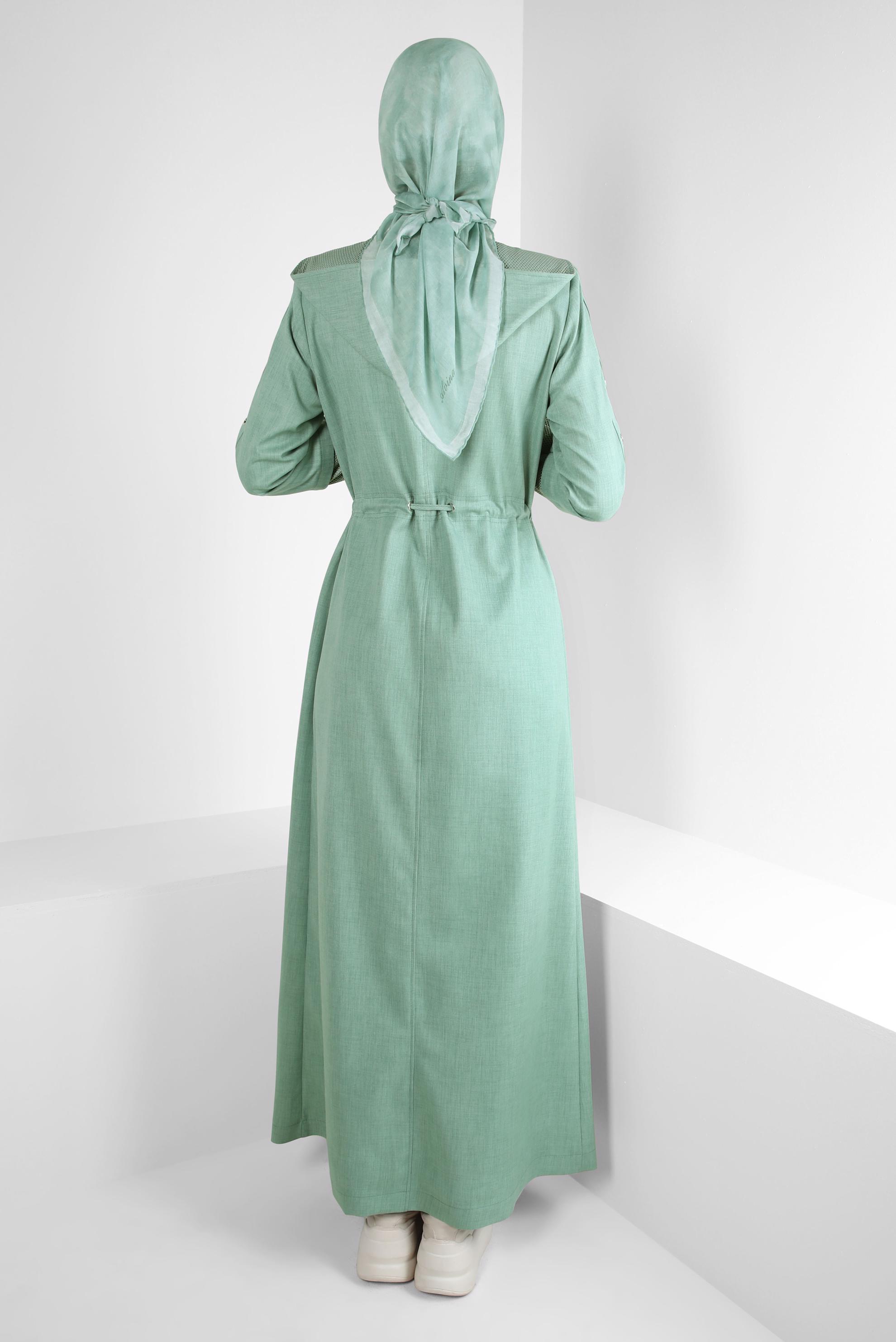 Vêtements hijab VERT SURMANTEAU À CAPUCHE AVEC TAILLE DE SMOCK 10777