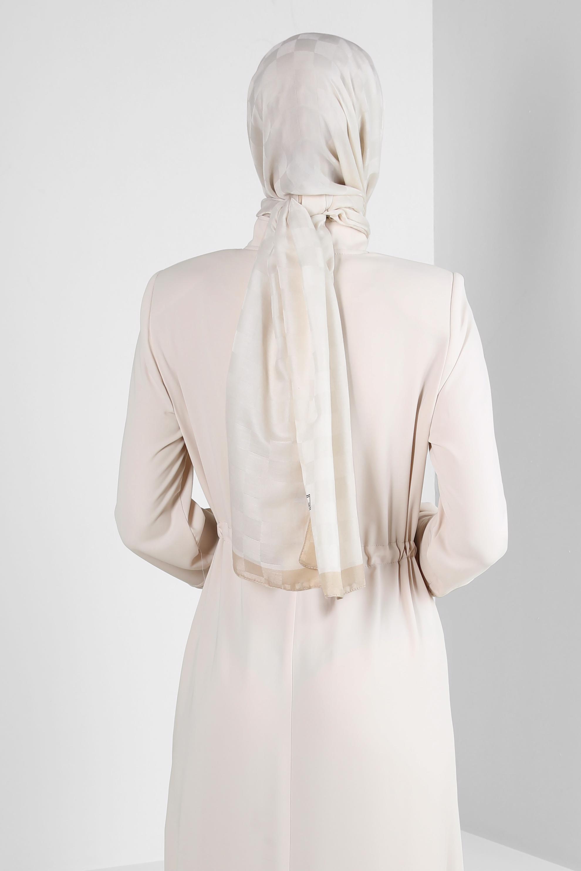 Tesettür giyim BEJ ALVİNA DAMA DESEN PAMUK ŞAL 8243