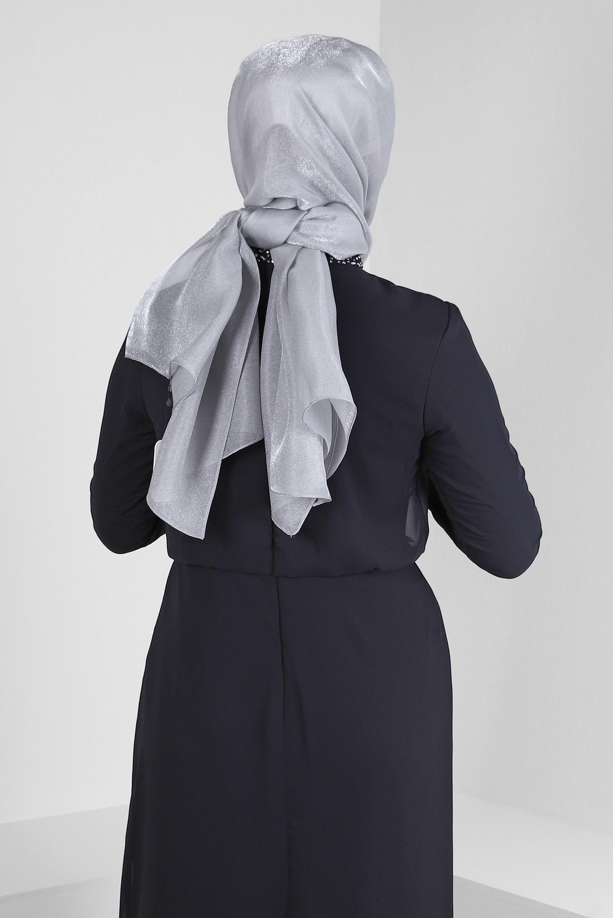 Tesettür giyim GÜMÜŞ ALVİNA SİMLİ ŞAL 8240