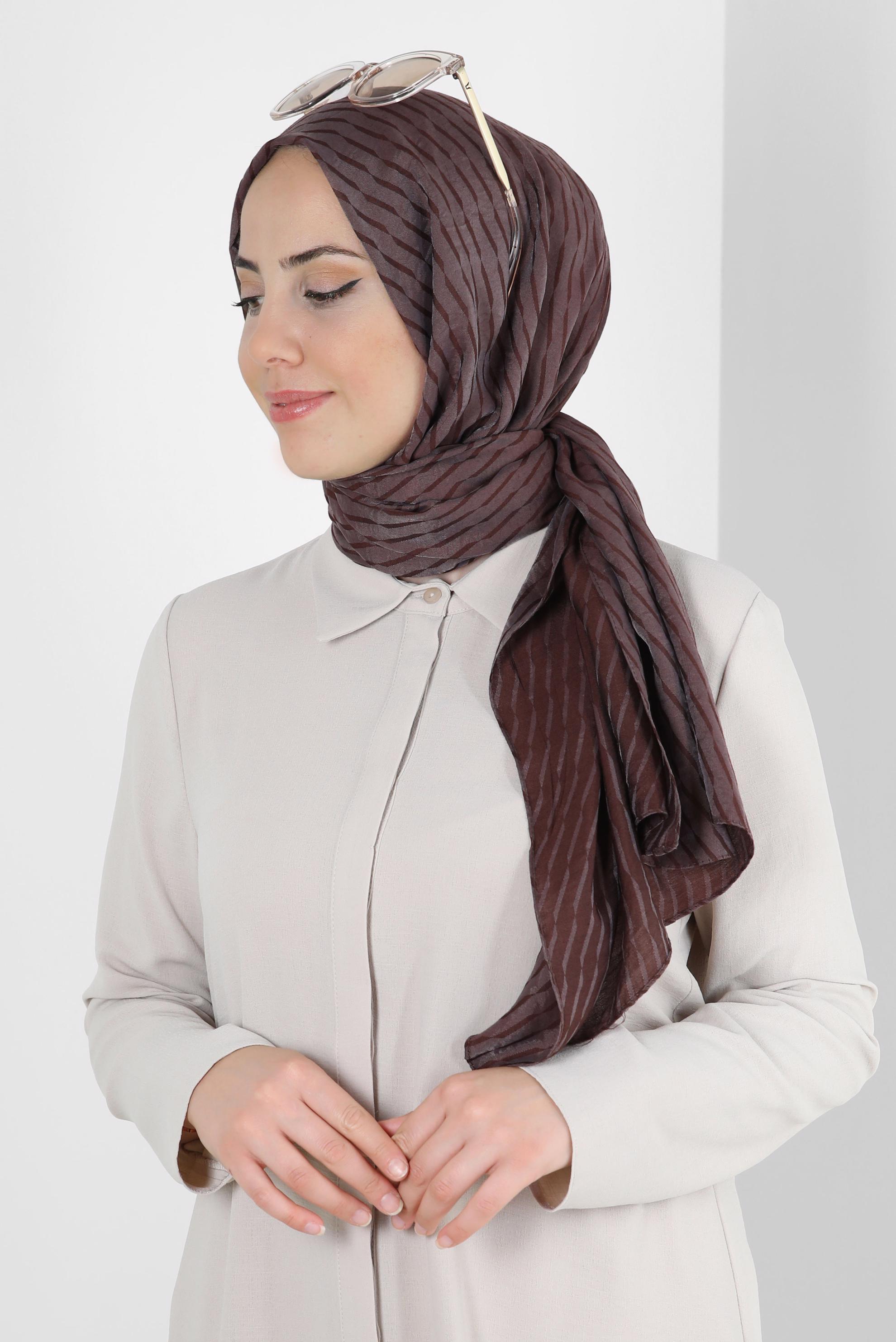 Vêtements hijab BRUN CHÂLE EN VISCOSE À MOTIFS RAYURES ALVINA 8256