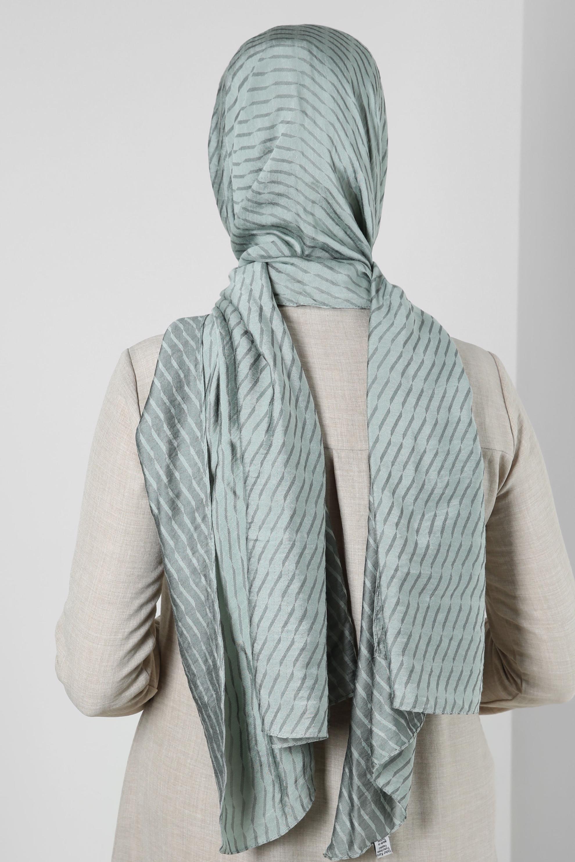 Vêtements hijab VERT CHÂLE EN VISCOSE À MOTIFS RAYURES ALVINA 8256