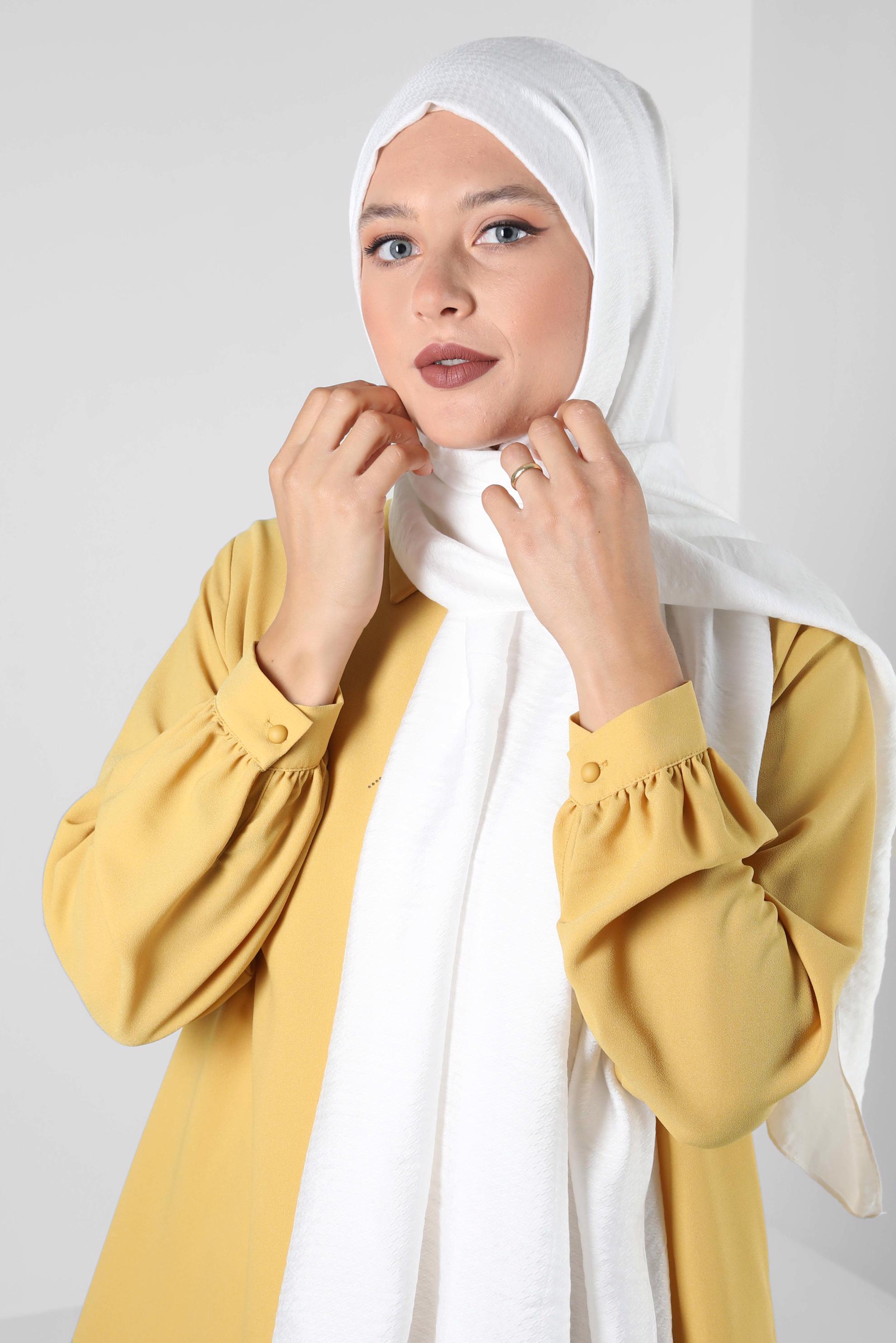 Tesettür giyim EKRU ALVİNA VİSKON ŞAL 8258