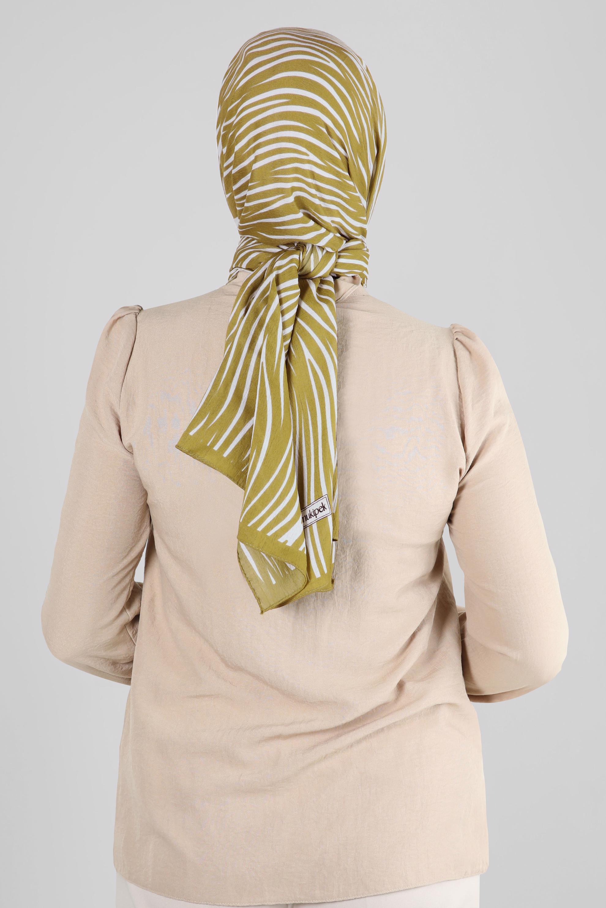 Tesettür giyim YEŞİL ALVİNA DESENLİ ŞAL 8266