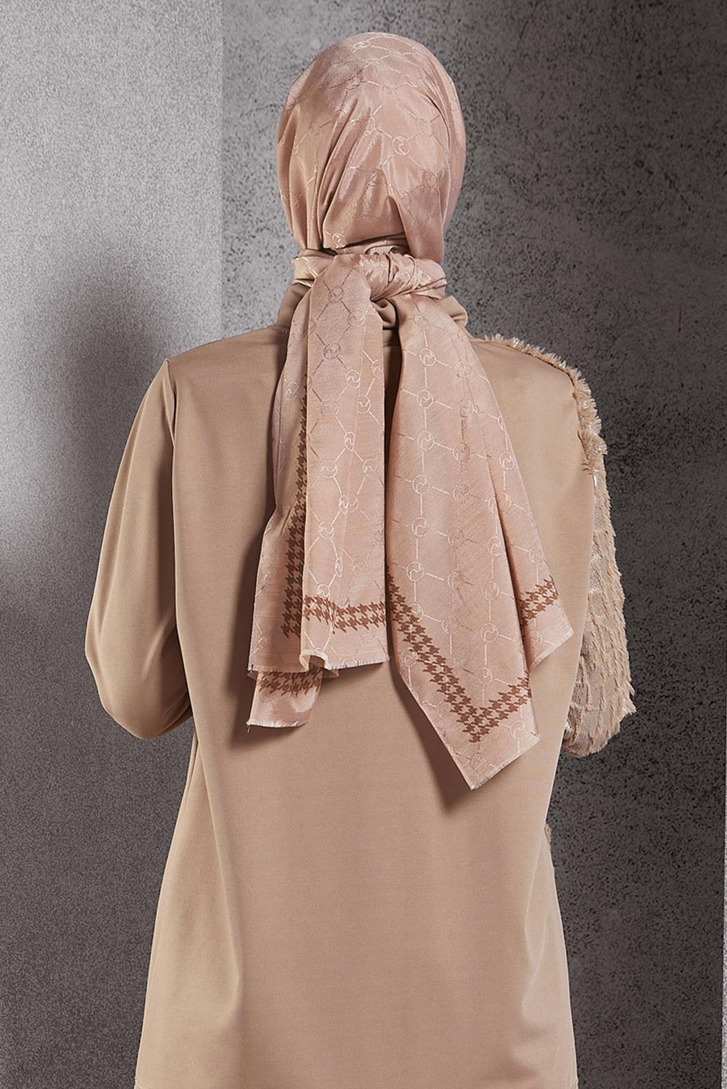 Tesettür giyim BEJ ALVİNA MONOGRAM ŞAL 8267