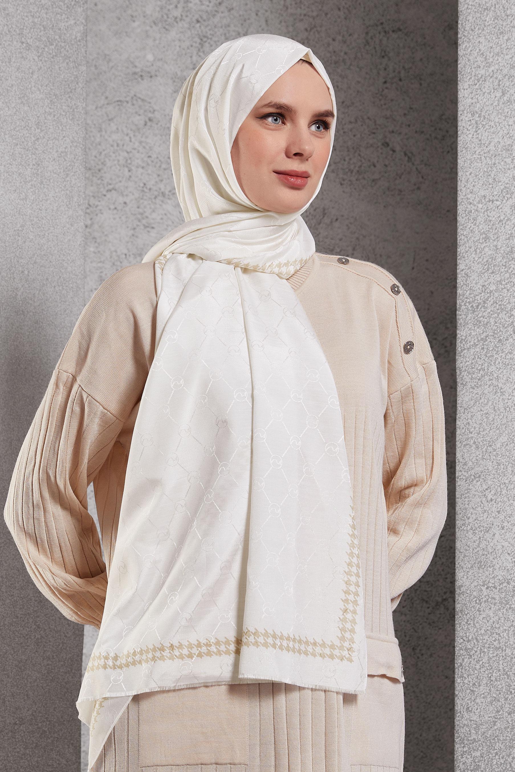 Tesettür giyim EKRU ALVİNA MONOGRAM ŞAL 8267