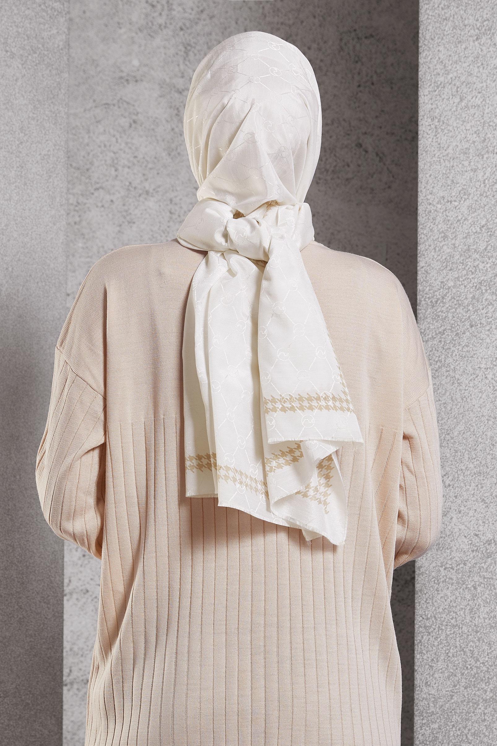 Tesettür giyim EKRU ALVİNA MONOGRAM ŞAL 8267