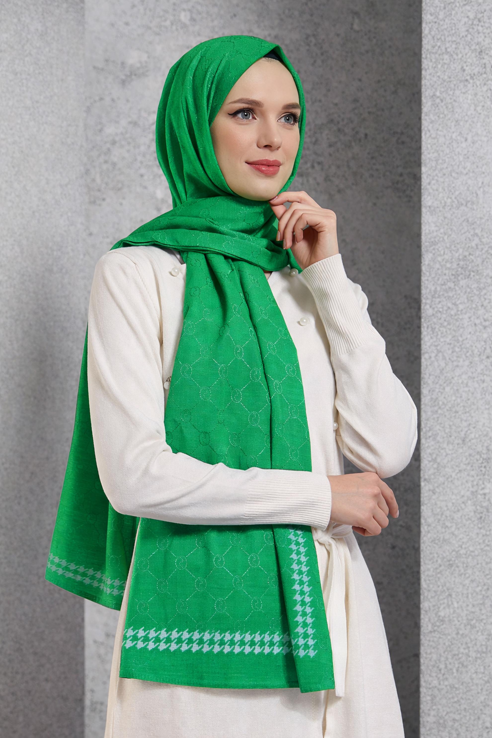 Tesettür giyim YEŞİL ALVİNA MONOGRAM ŞAL 8267