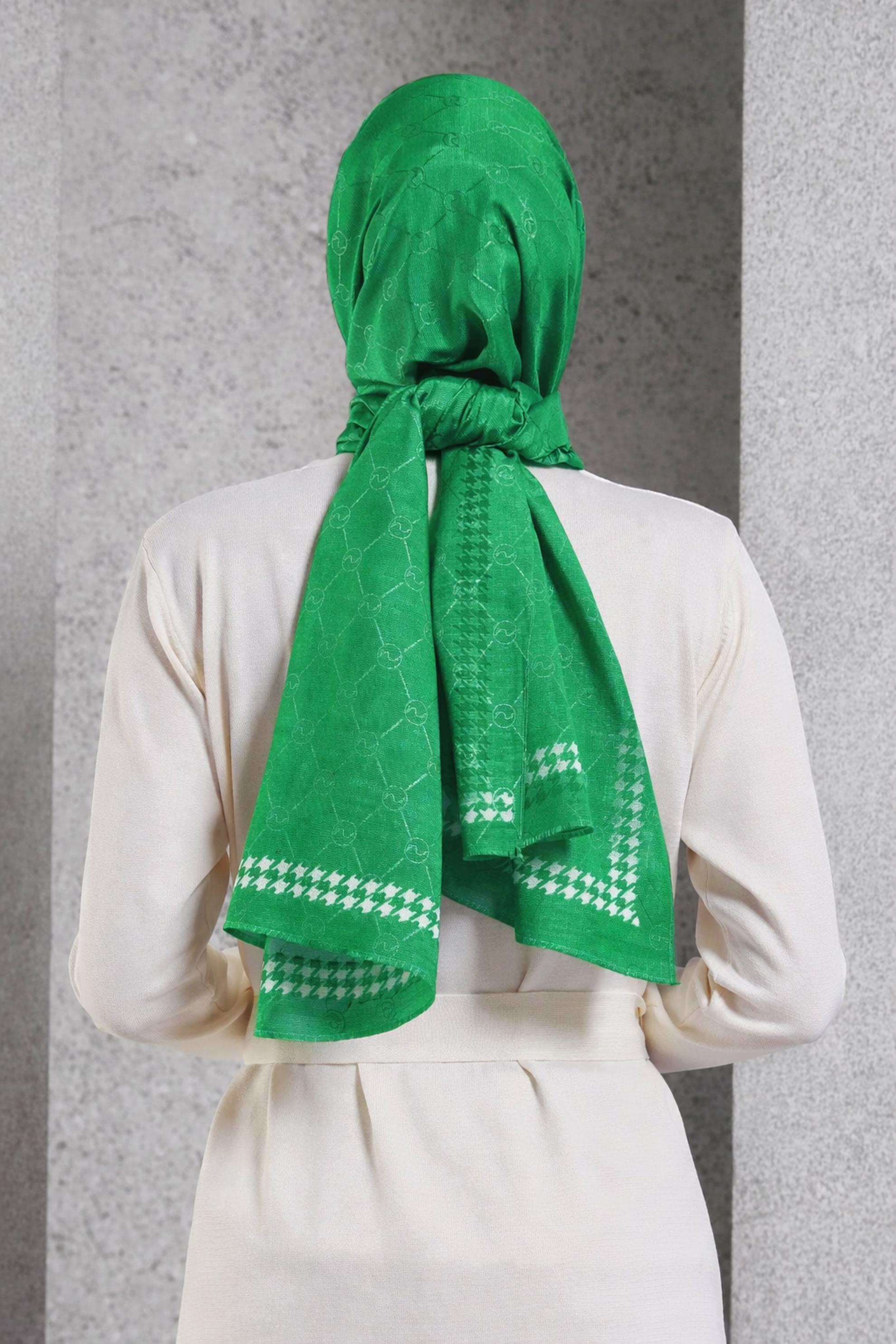 Tesettür giyim YEŞİL ALVİNA MONOGRAM ŞAL 8267