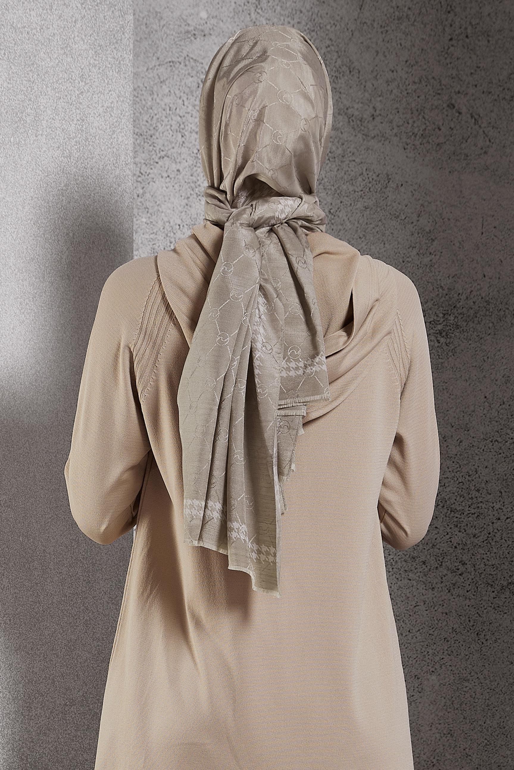 Tesettür giyim VİZON ALVİNA MONOGRAM ŞAL 8267