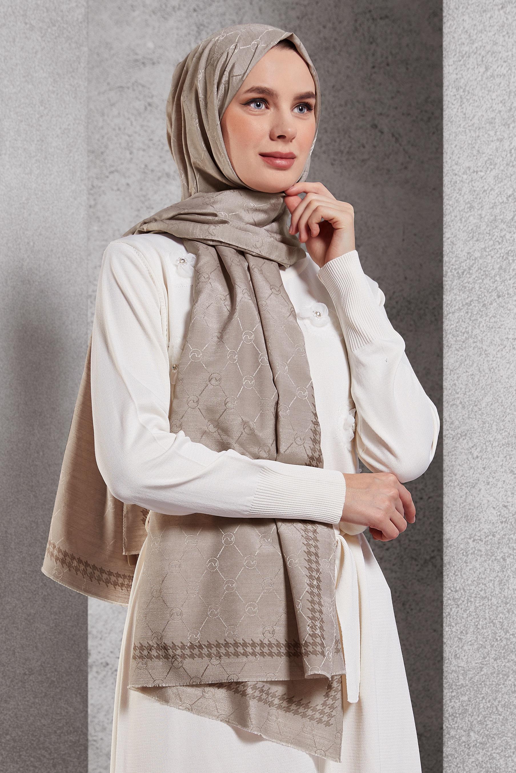 Tesettür giyim VİZON ALVİNA MONOGRAM ŞAL 8267