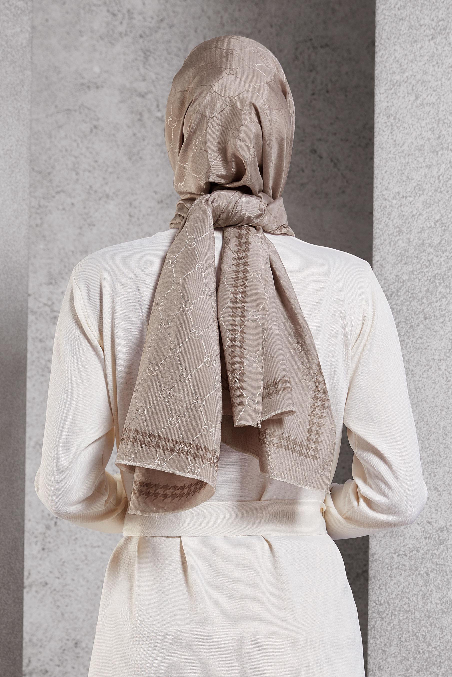 Tesettür giyim VİZON ALVİNA MONOGRAM ŞAL 8267