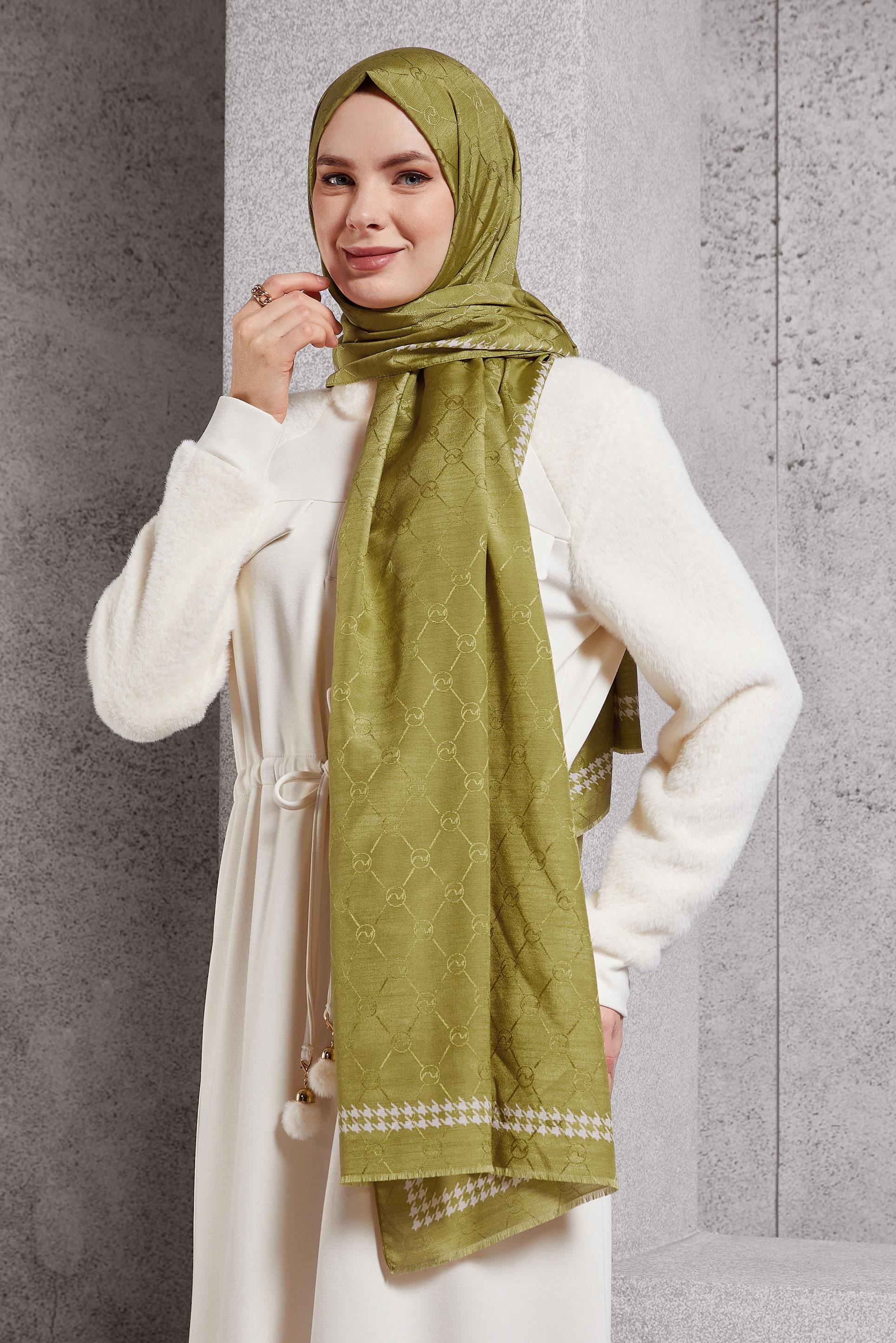 Tesettür giyim YEŞİL ALVİNA MONOGRAM ŞAL 8267