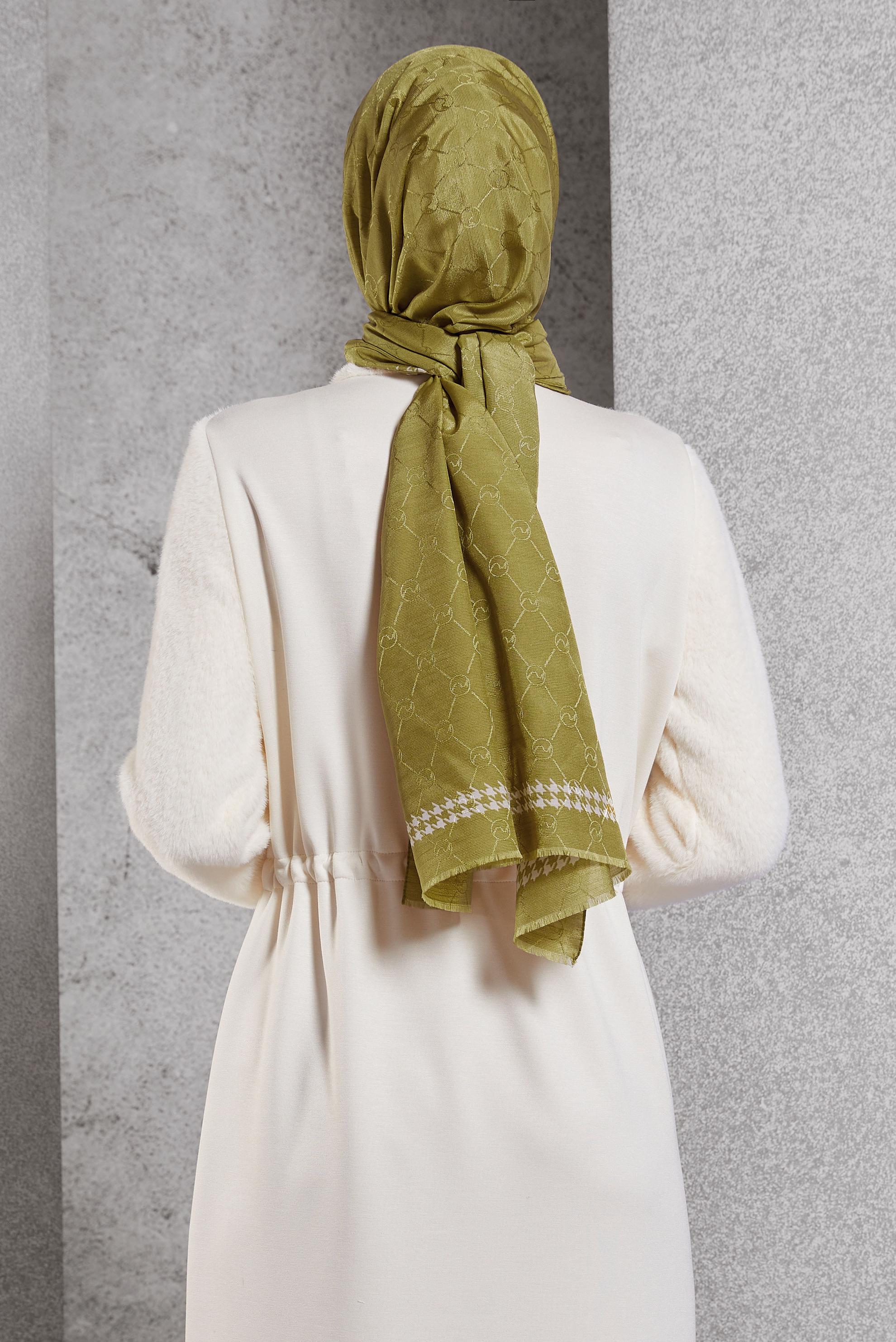 Tesettür giyim YEŞİL ALVİNA MONOGRAM ŞAL 8267