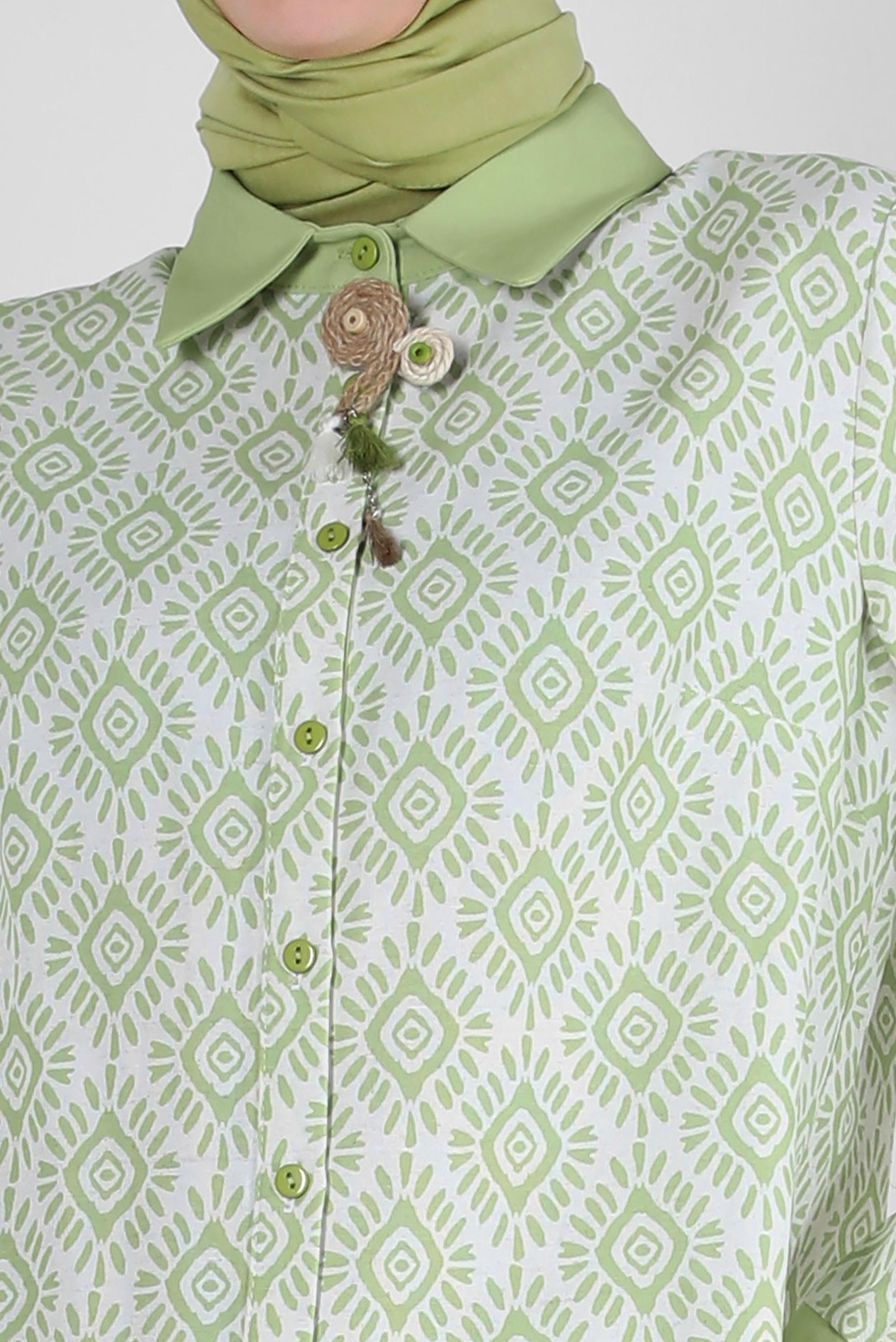 Tesettür giyim YEŞİL DESENLİ BROŞ DETAYLI DÜĞMELİ TUNİK 43677