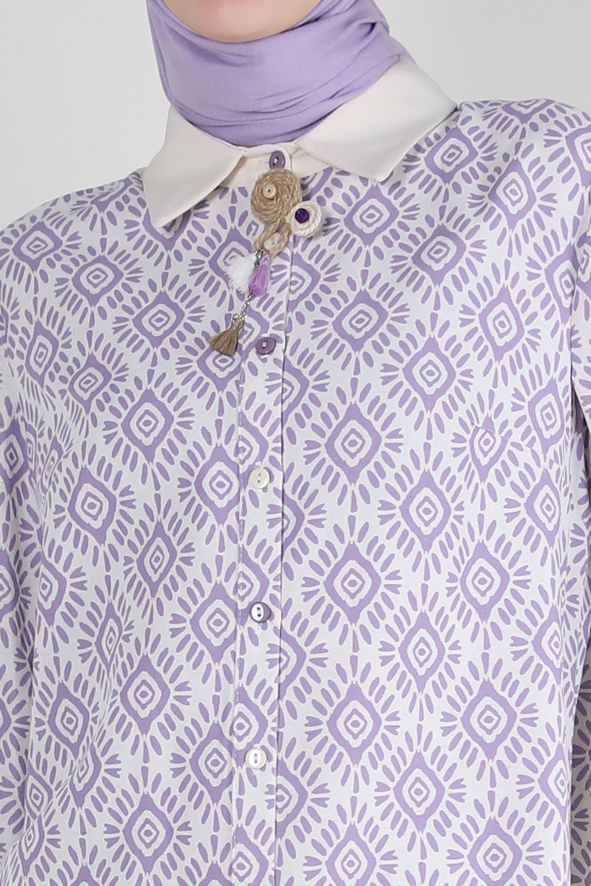 Tesettür giyim MOR DESENLİ BROŞ DETAYLI DÜĞMELİ TUNİK 43677