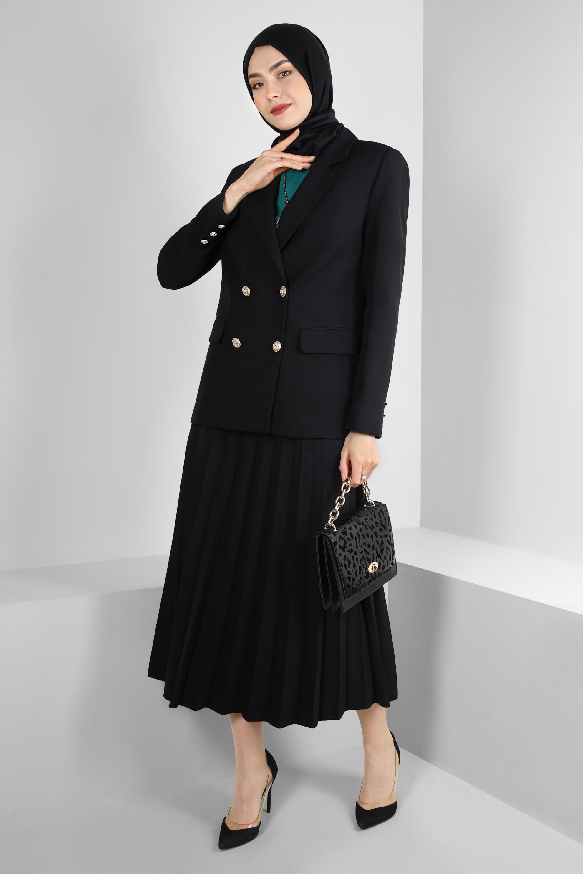 Tesettür giyim SİYAH KRUVAZE YAKA PİLİSELİ İKİLİ ETEKLİ TAKIM 30337