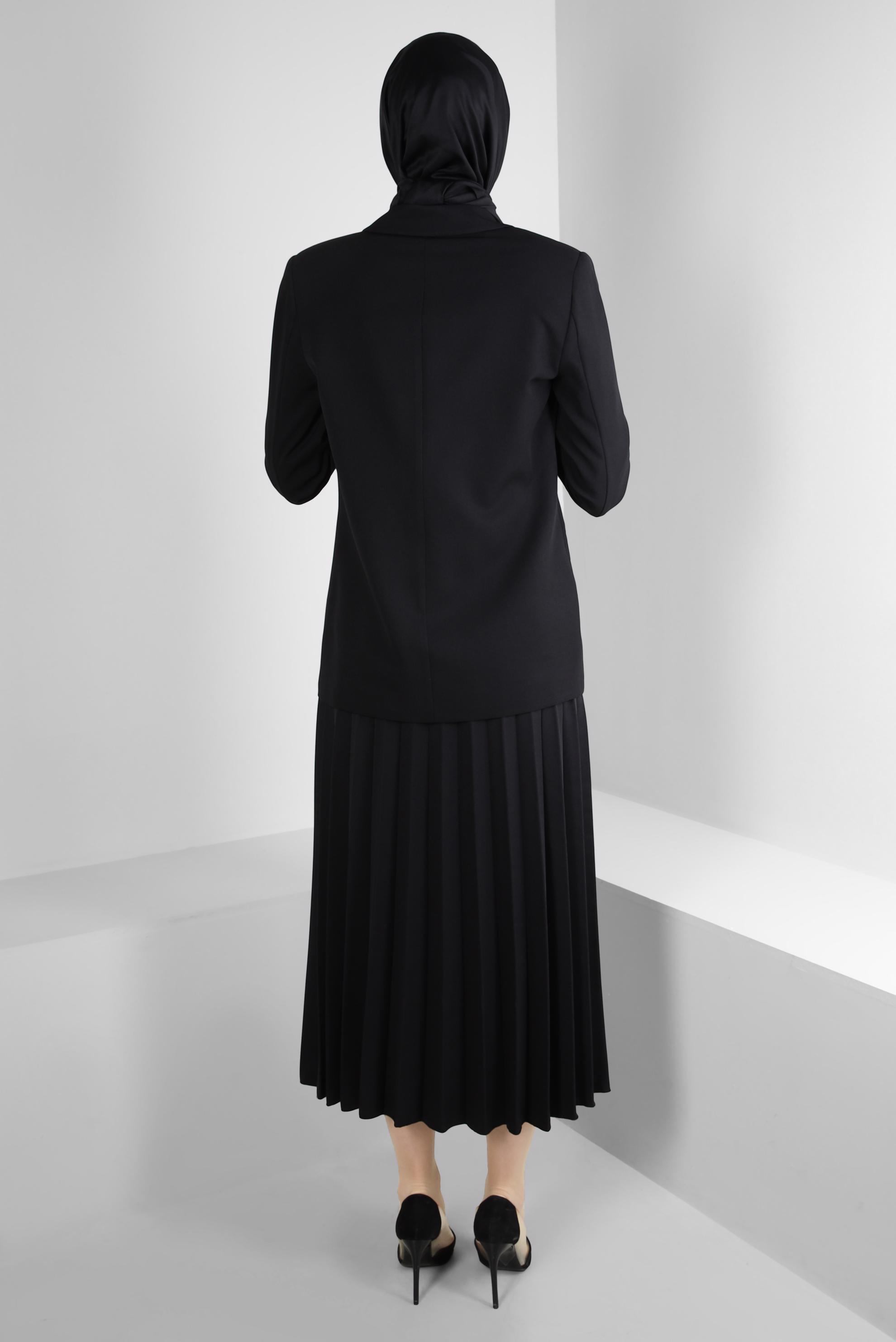 Tesettür giyim SİYAH KRUVAZE YAKA PİLİSELİ İKİLİ ETEKLİ TAKIM 30337