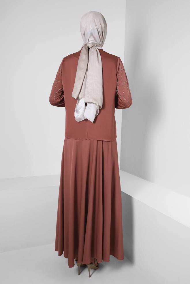 Tesettür giyim PEMBE TAŞ DETAYLI ETEĞİ PİLİSELİ SATEN TAKIM 43666	 - ALVİNA