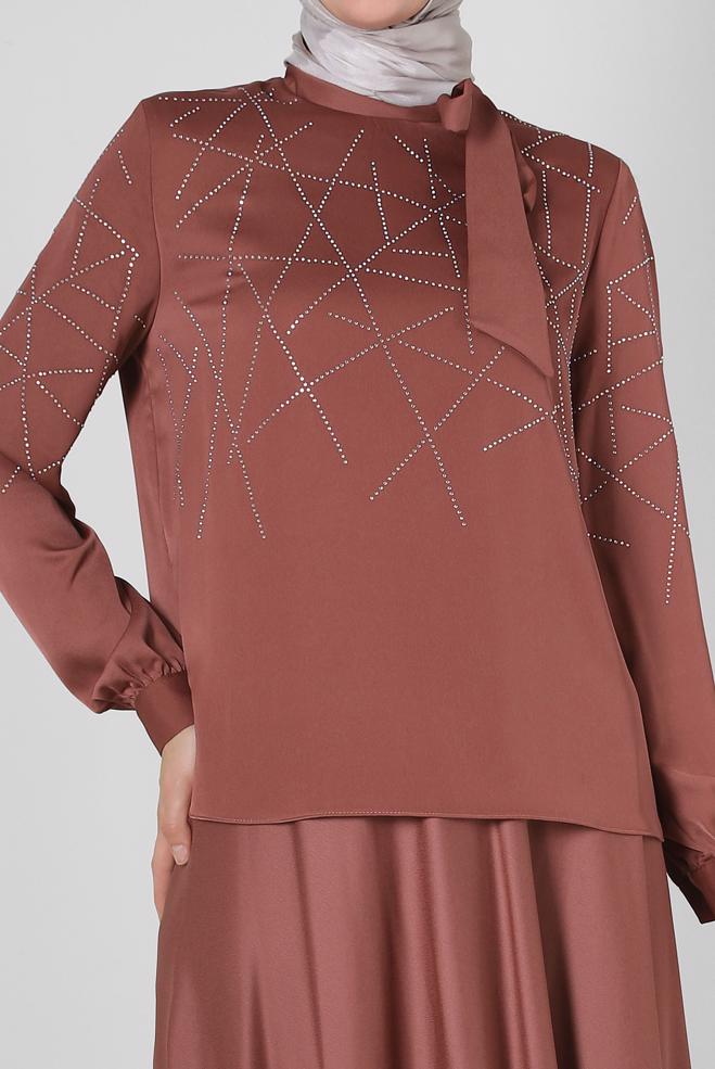 Tesettür giyim PEMBE TAŞ DETAYLI ETEĞİ PİLİSELİ SATEN TAKIM 43666	 - ALVİNA