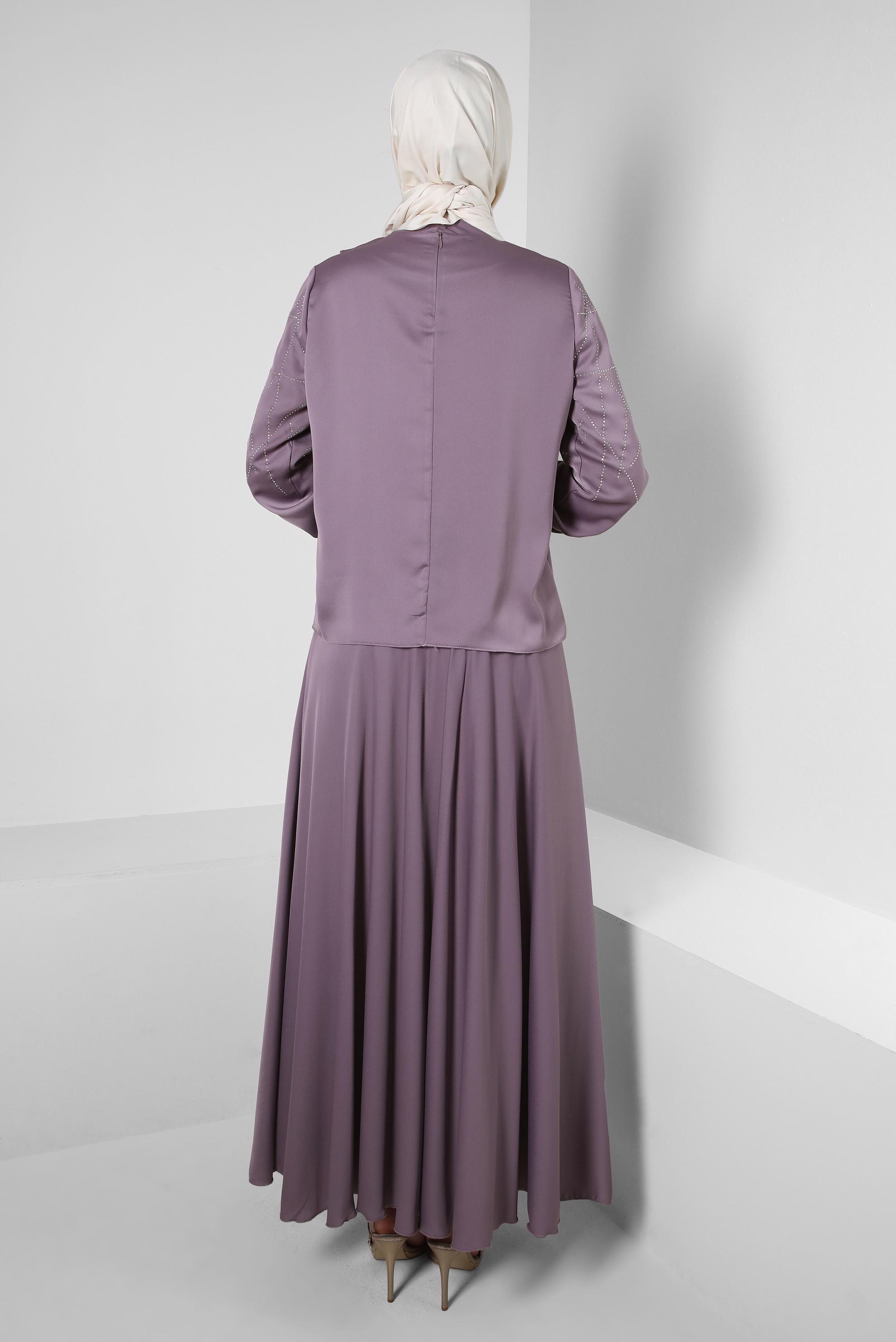 Tesettür giyim MOR TAŞ DETAYLI ETEĞİ PİLİSELİ SATEN TAKIM 43666	