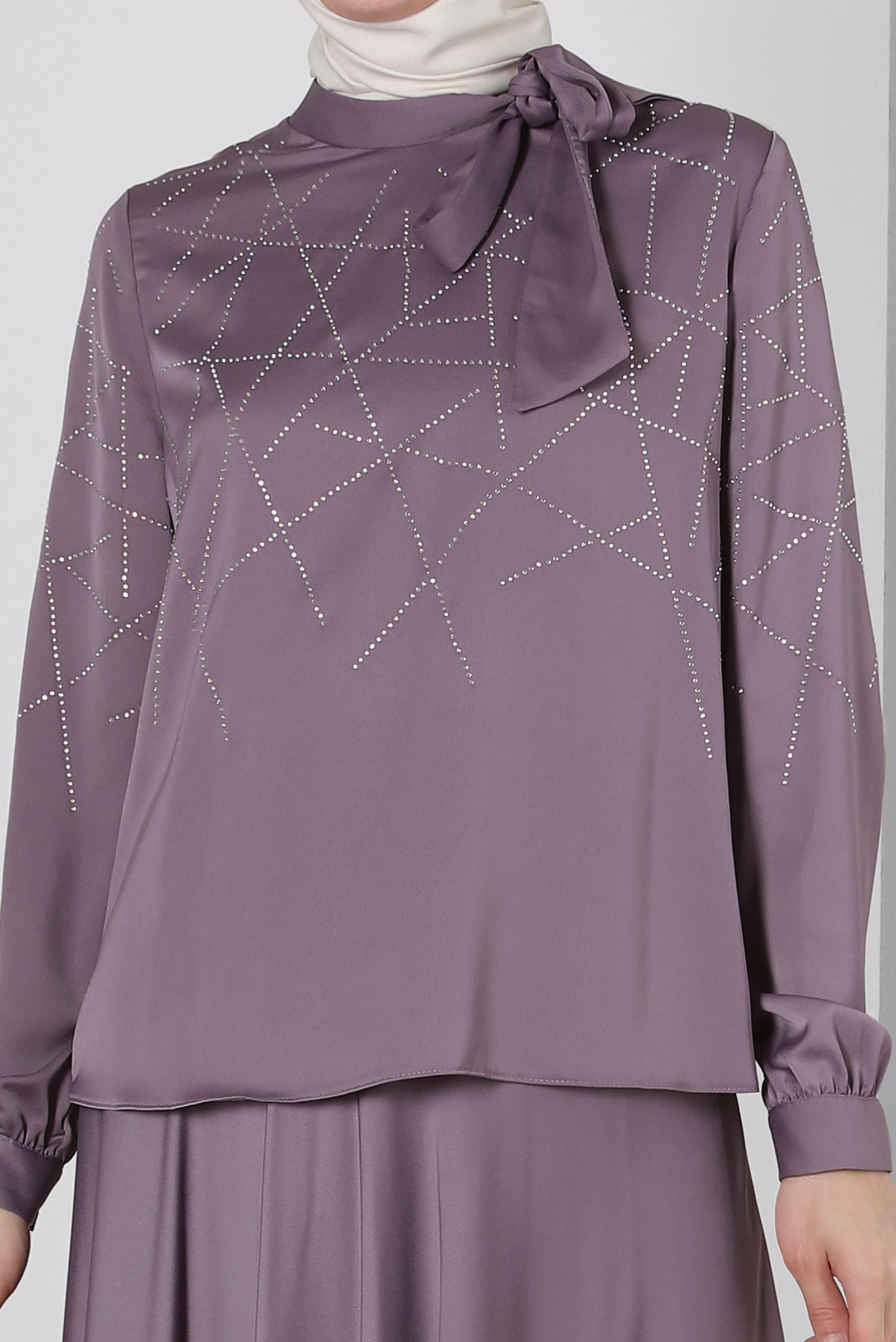 Tesettür giyim MOR TAŞ DETAYLI ETEĞİ PİLİSELİ SATEN TAKIM 43666	